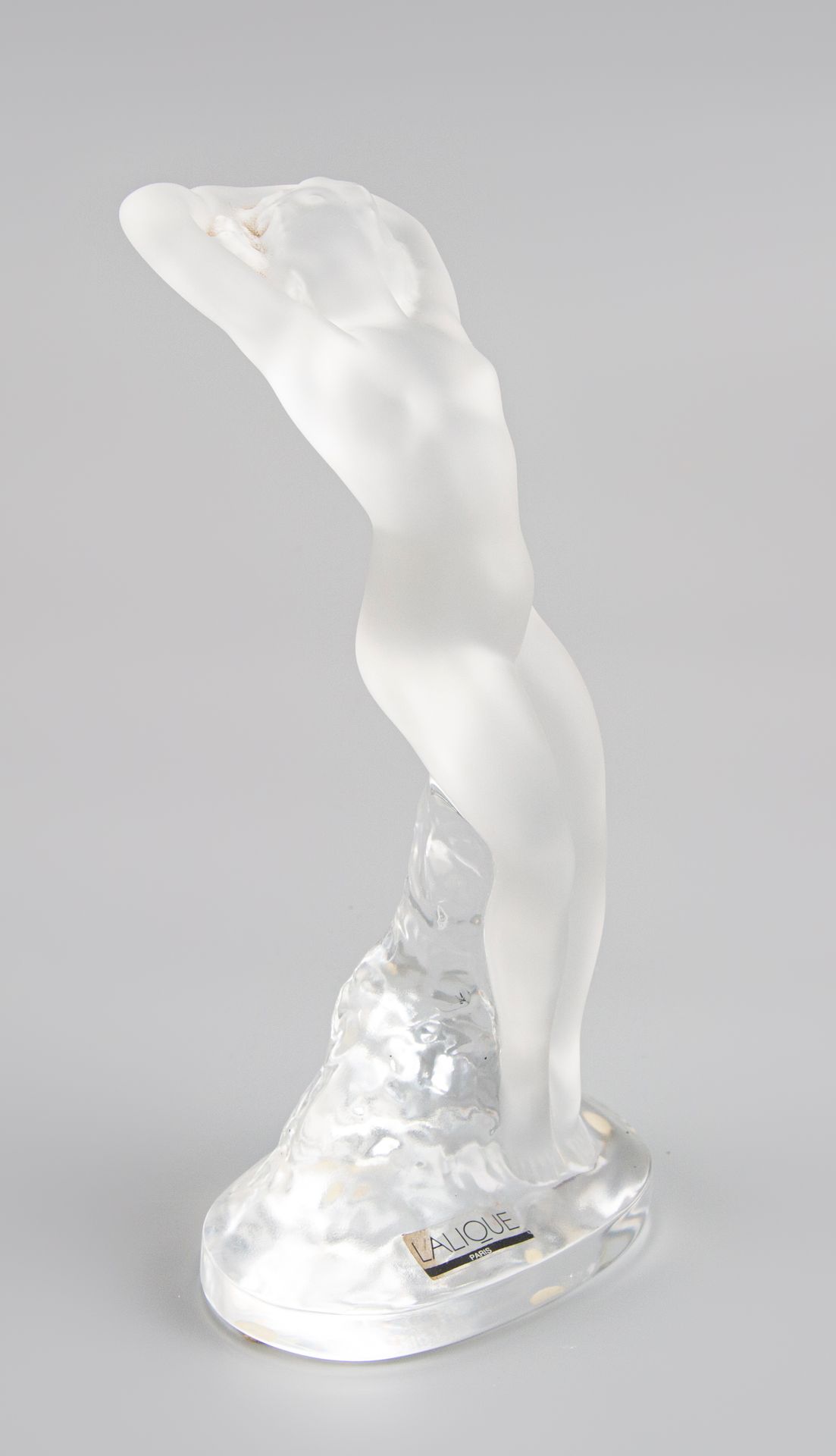 Null LALIQUE 巴黎。"Naïade"。磨砂玻璃的雕塑体量。铭文 "Agip 1991"。高24厘米。