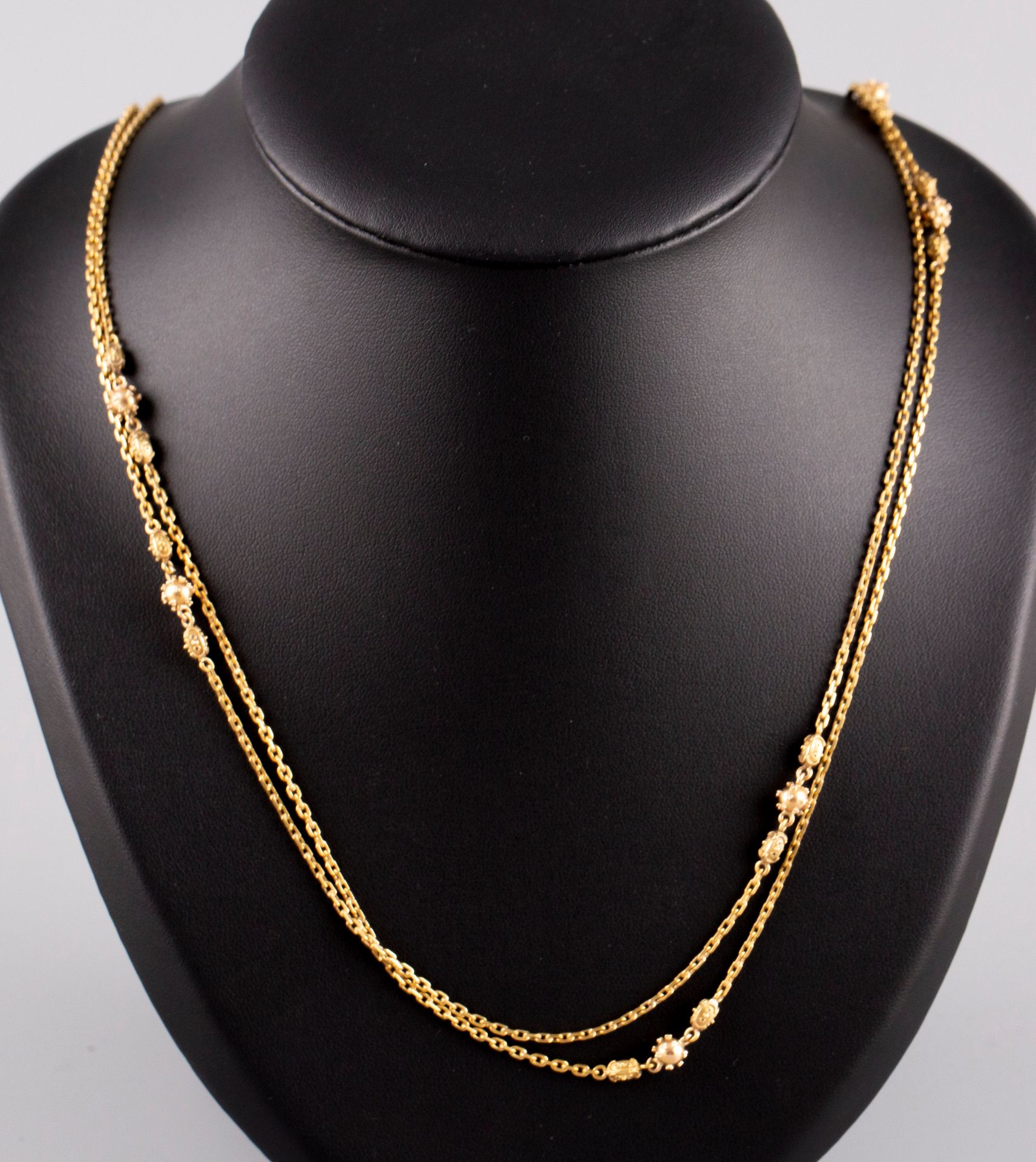 Null Long necklace in 18K yellow gold 750°. Weight: 23,2g