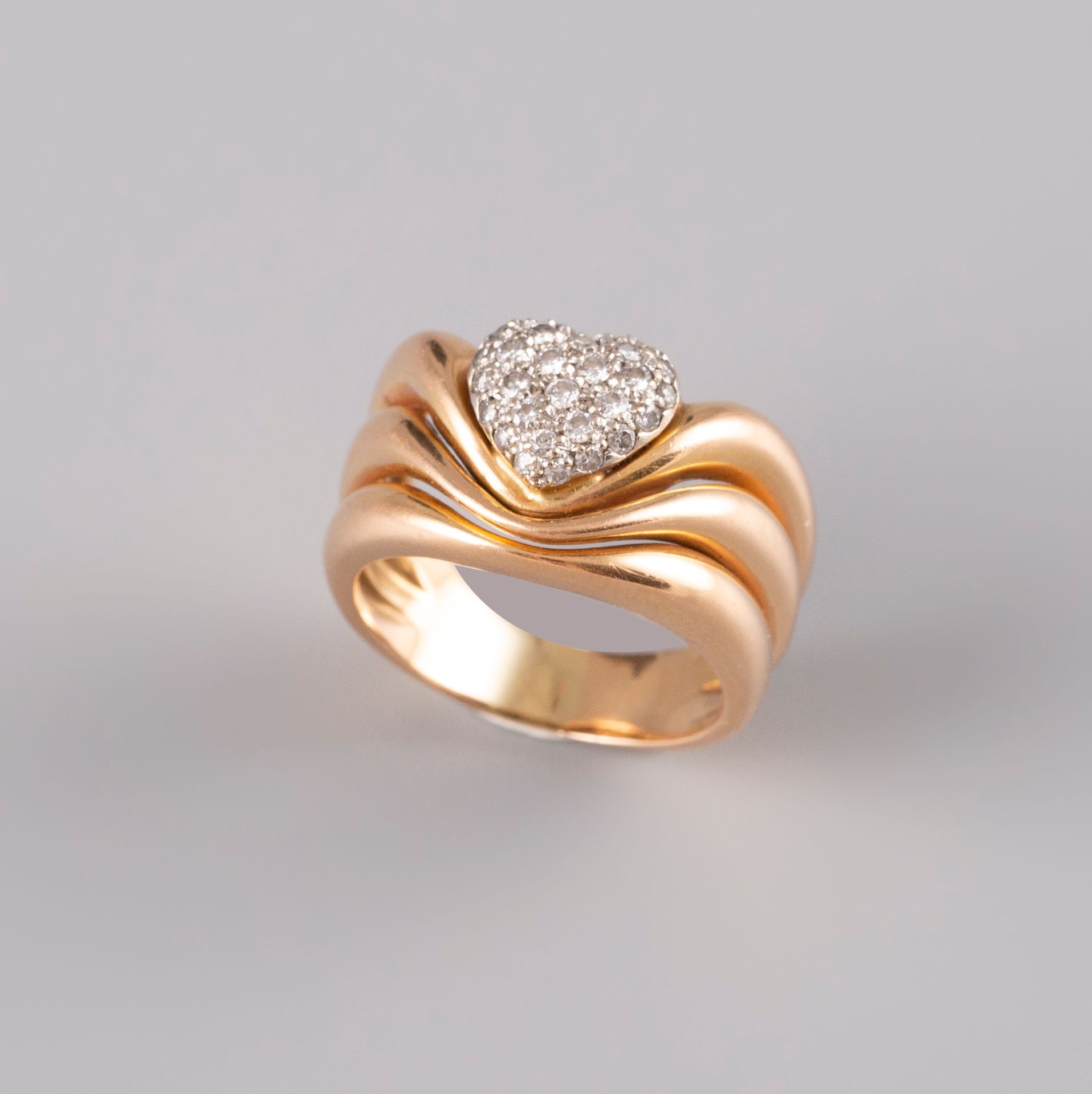 Null Ring in 18K yellow gold 750° set with small diamonds. TDD 52. PB:6,9g
