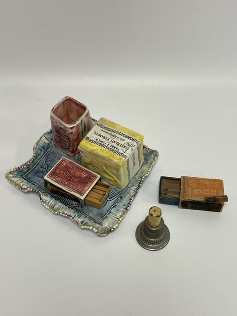 Null Lot including: 

-Decorative box, The safety matches of Seita

Unmarked. 8.&hellip;