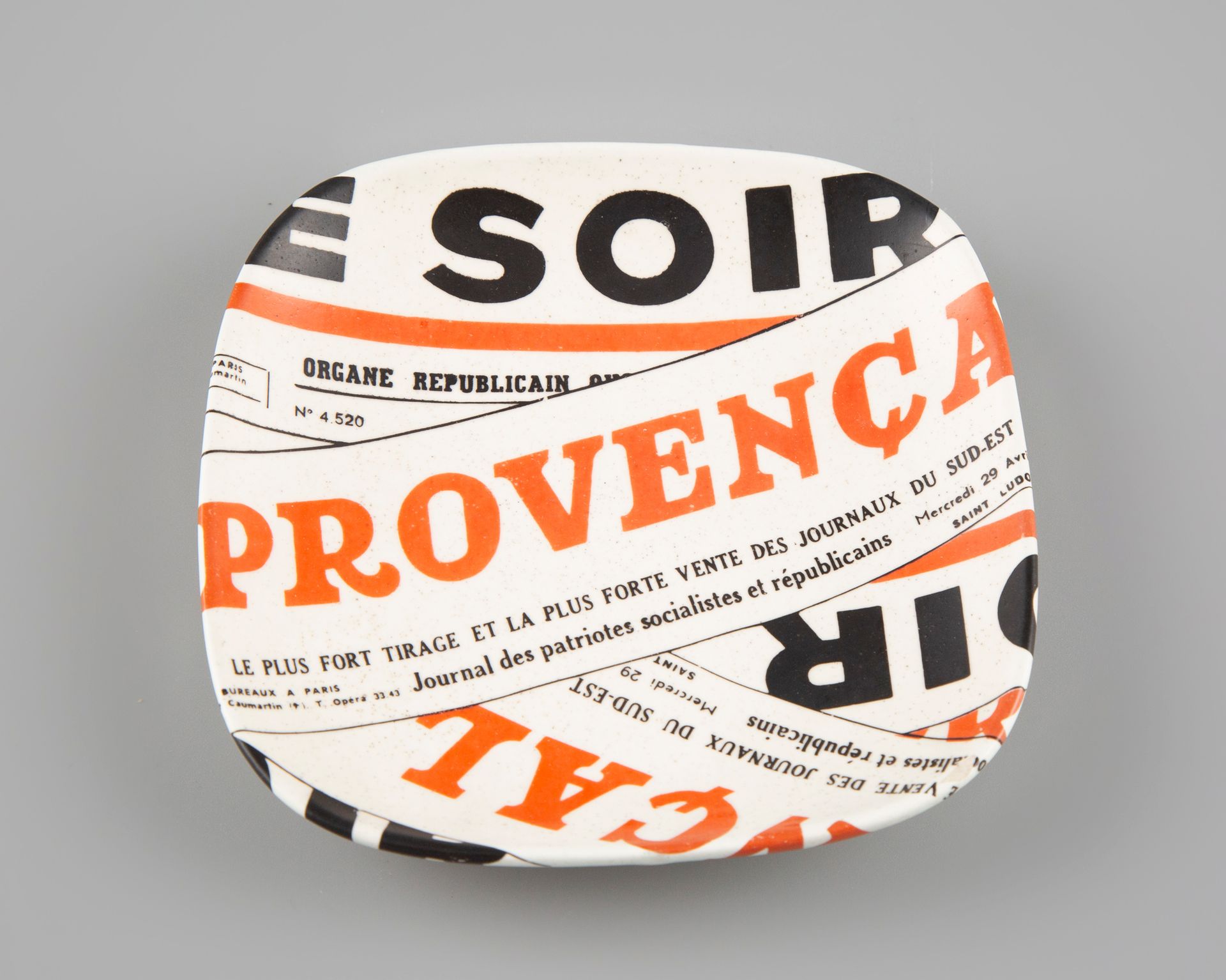 Null 
Aubagne, manufacture Proceram, Vide-poches, « Le Provençal », daté du 29 a&hellip;