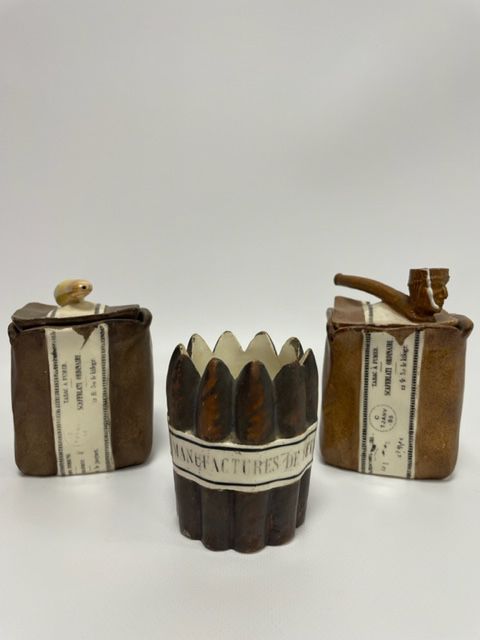 Null 
地段包括。

- Choisy-le-Roi，一包烟草，普通的Scaferlatti吸烟烟草，日期为1885年1月1日；12.5厘米 x 7.5厘米&hellip;