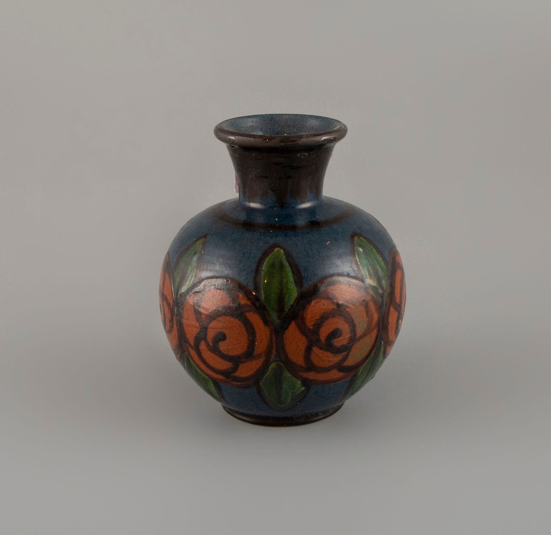 Null 釉面陶瓷球花瓶。签署了NTEAE。