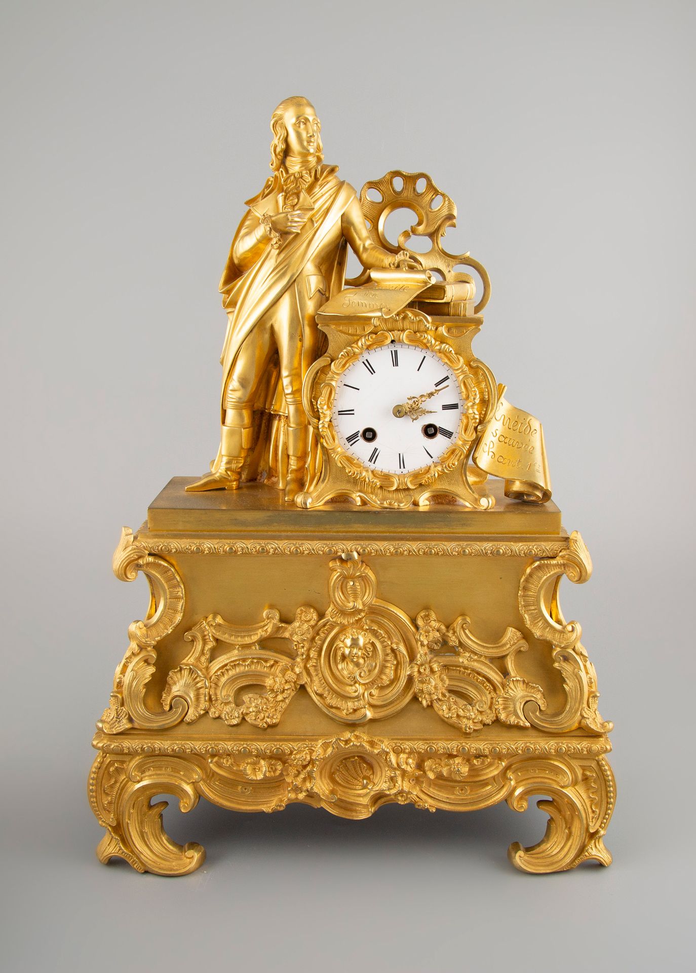 Null Pendule en bronze doré à décor de style Transition, figurant Gabriel-Marie &hellip;