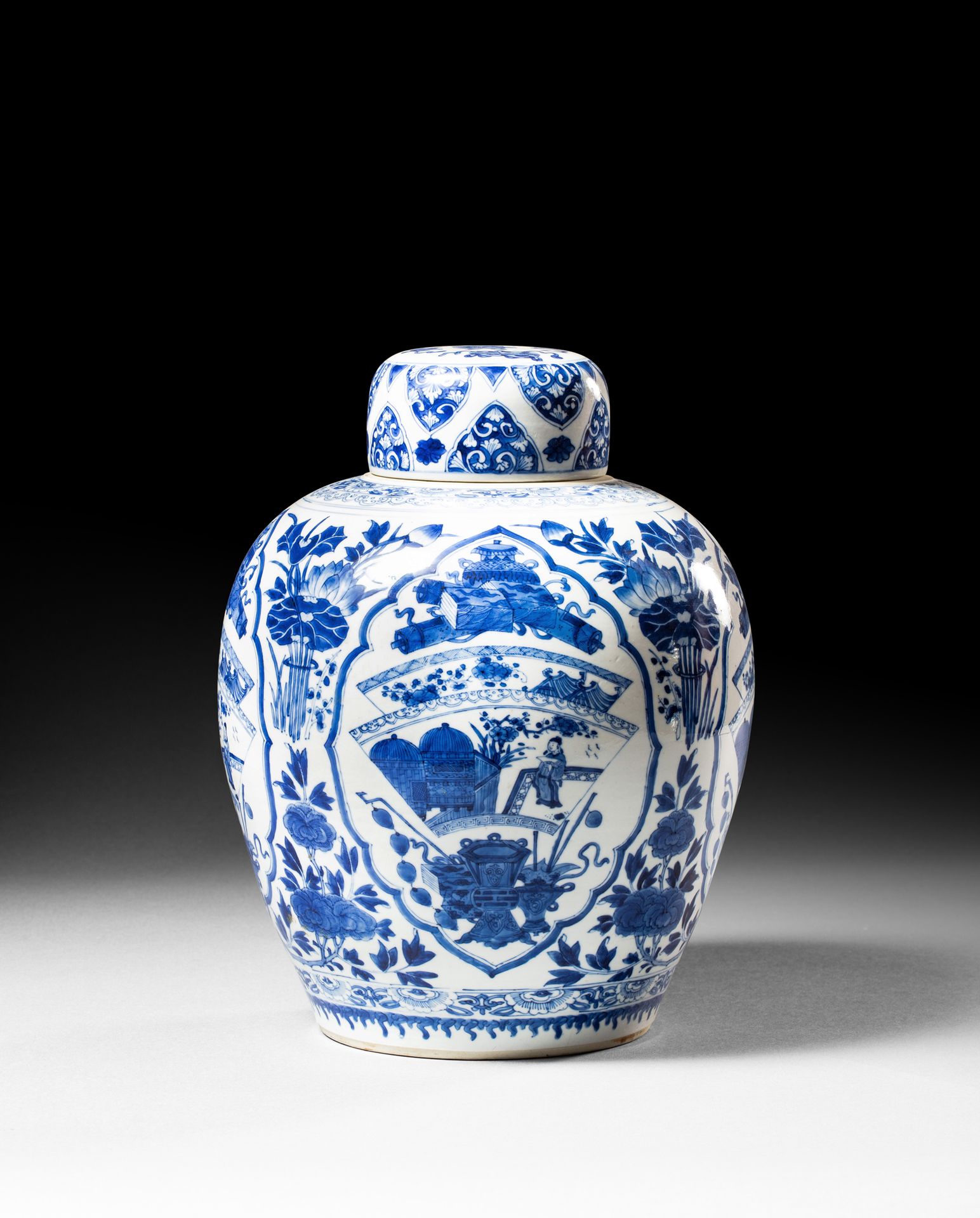 Null CHINE - Epoque KANGXI(1662 - 1722)
Pot à gingembre en porcelaine décorée en&hellip;