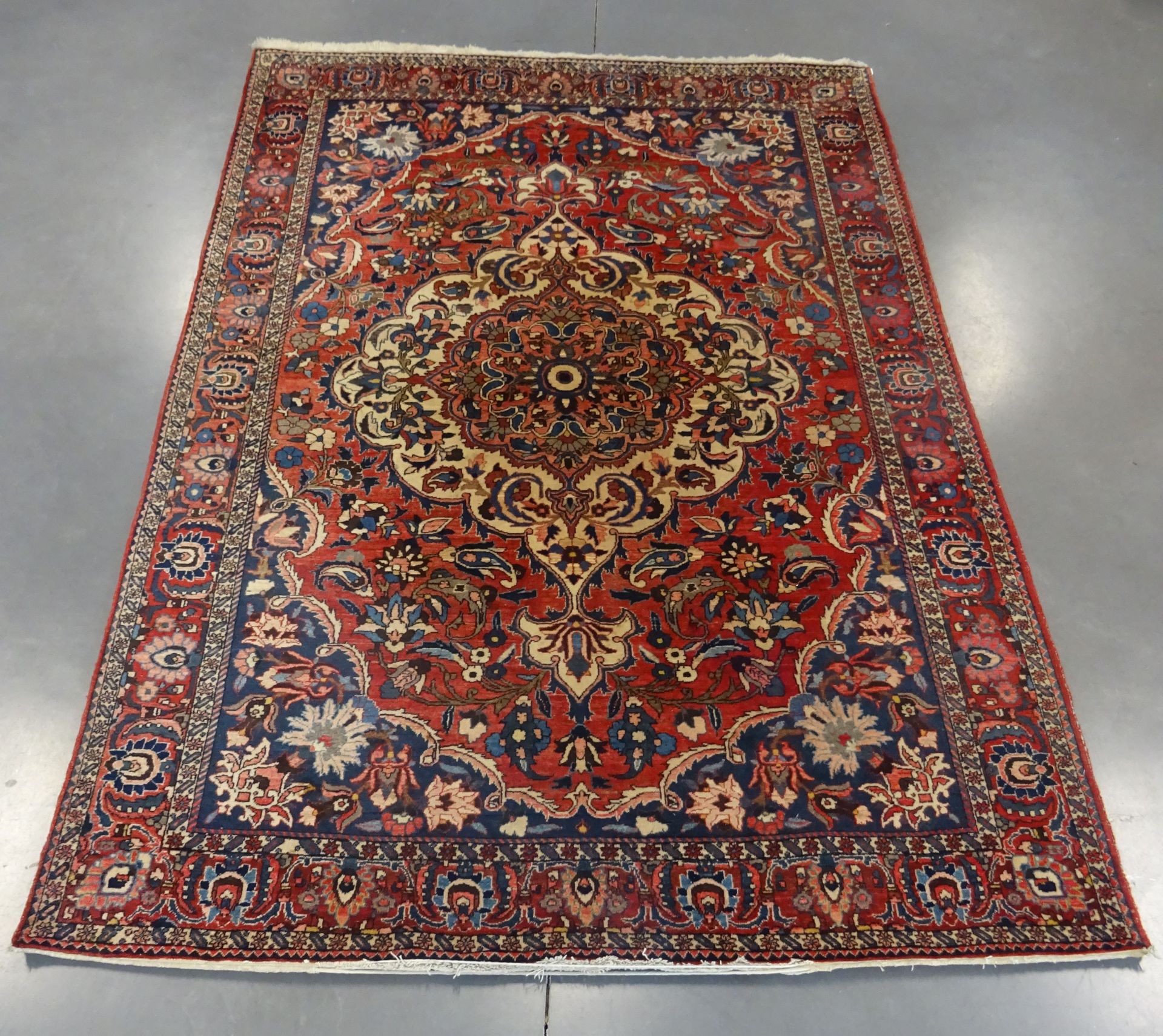 Null IRAN Baktiar : Grand tapis en laine : 310 x 208 cm