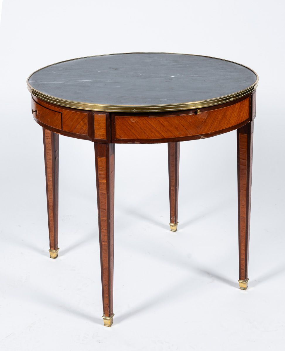 Null Table de salon bouillotte de style Louis XVI en marqueterie de bois de rose&hellip;