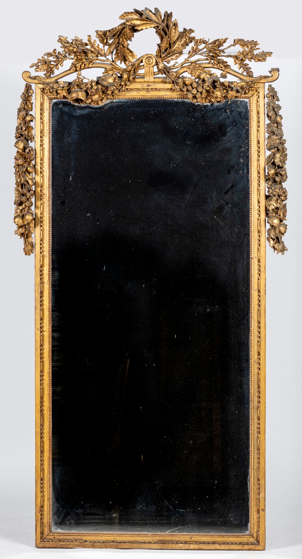 Null Grand miroir de forme rectangulaire d'époque Louis XVI en bois sculpté et r&hellip;