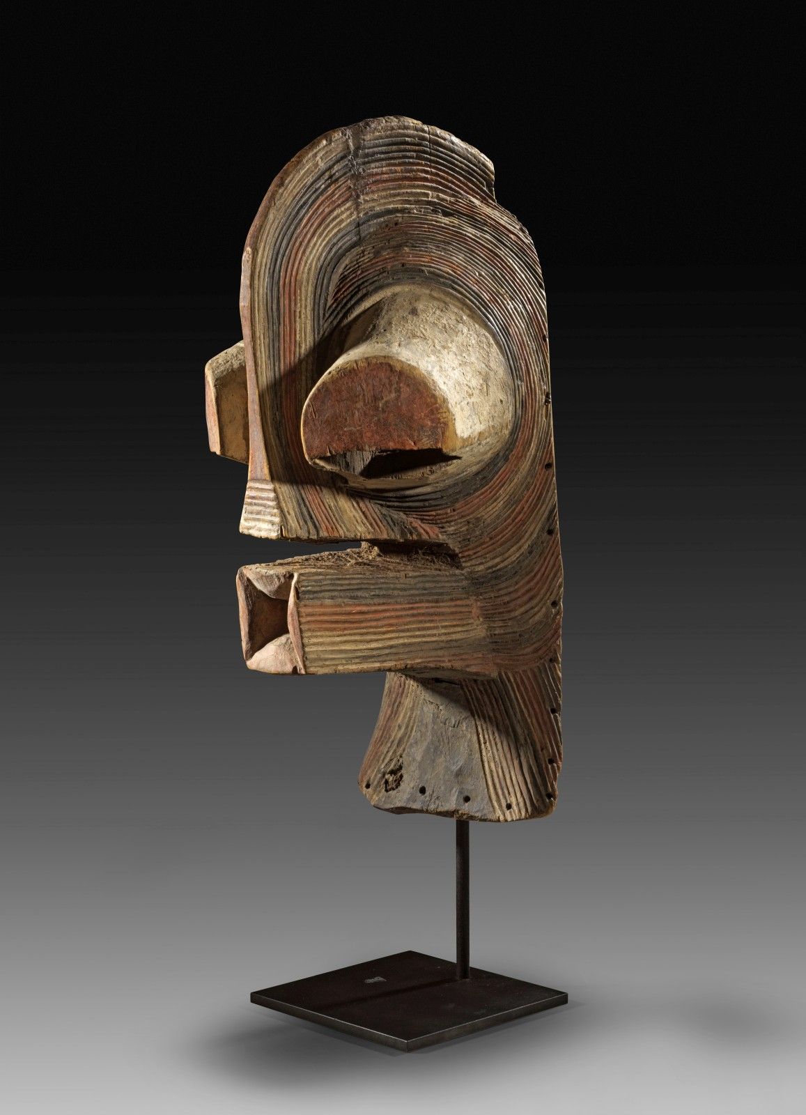Große Maske der Songe, kifwebe. Grande maschera del Songe, kifwebe. D.R. Congo. &hellip;