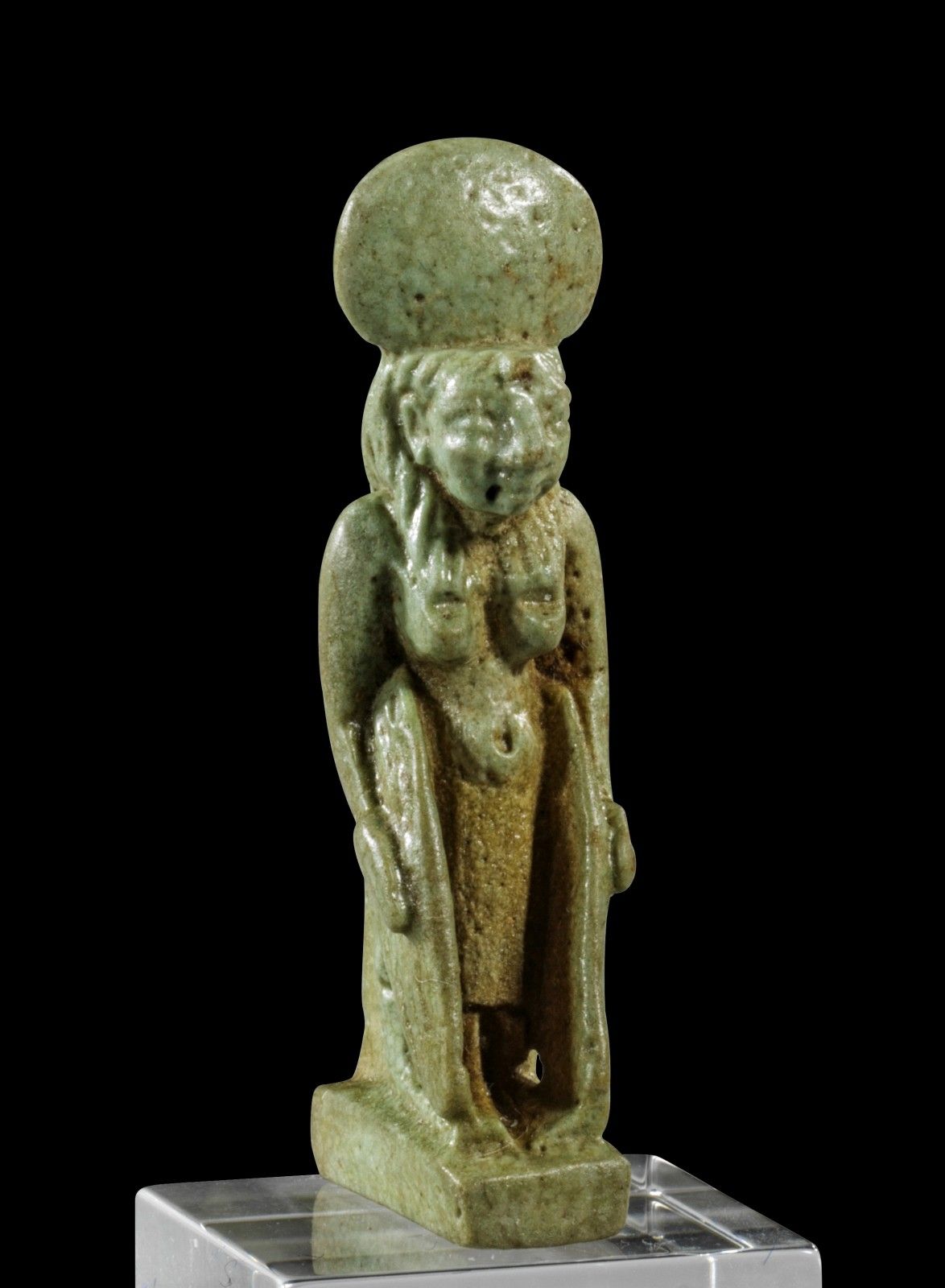 Amulett der geflügelten Göttin Isis. Amulette de la déesse ailée Isis. Basse épo&hellip;