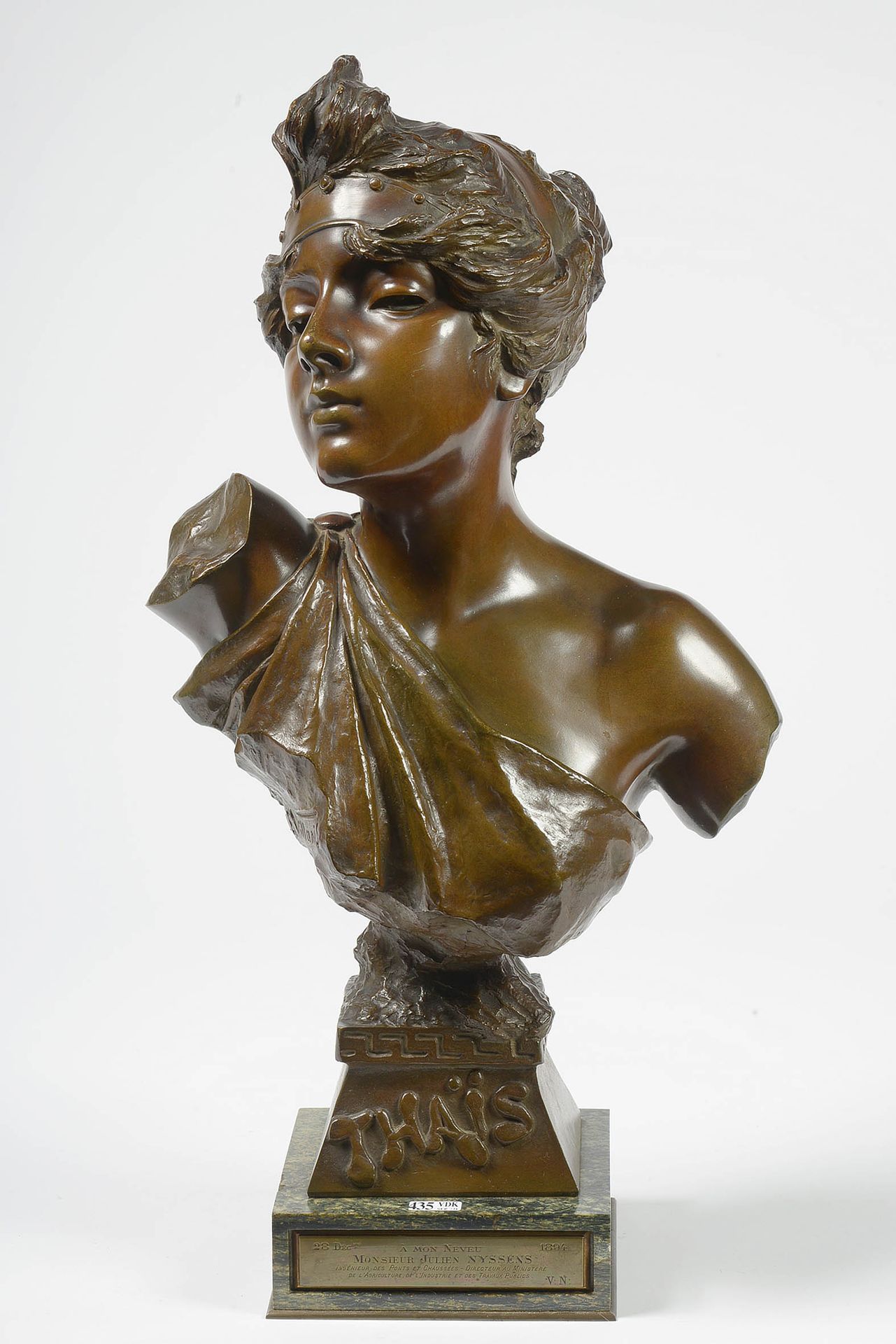 VILLANIS EMMANUEL (1858 - 1914) "Buste de Thaïs" en bronze à patine brune. Signé&hellip;