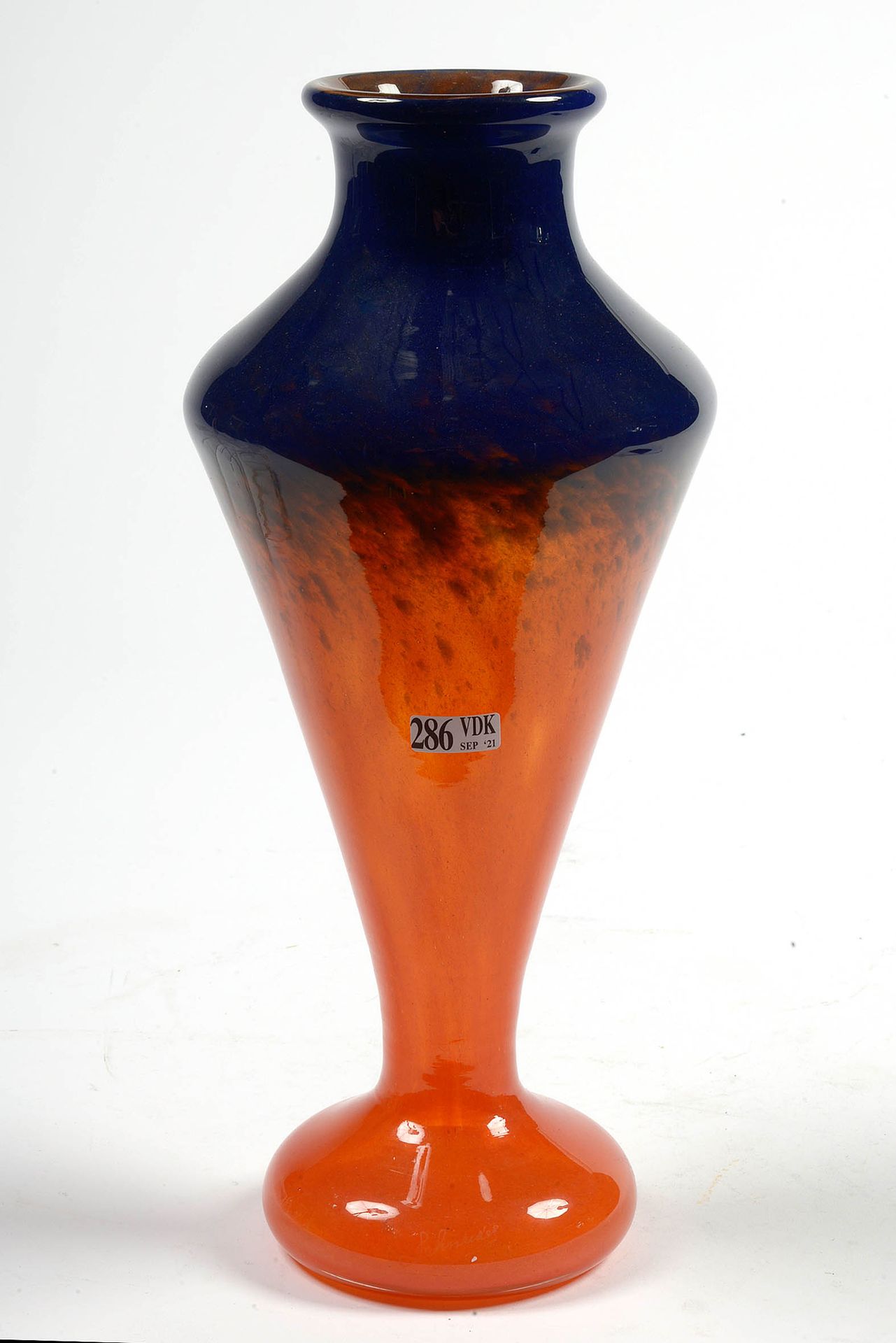 SCHNEIDER Charles (1881 - 1953) Blue, orange and shaded glass vase on pedestal. &hellip;