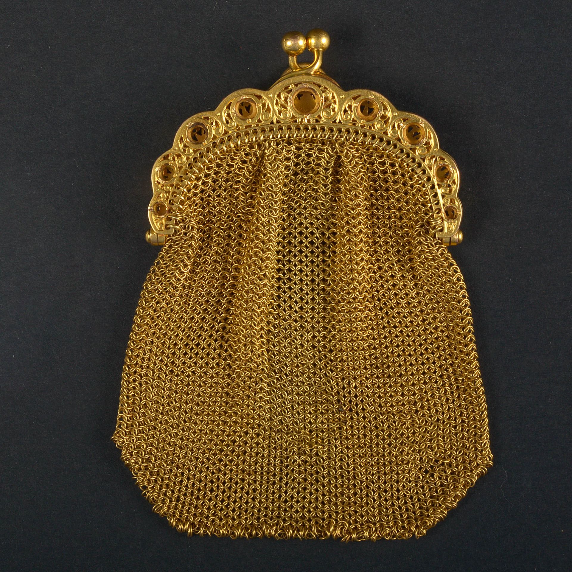 Null Pequeño bolso en oro amarillo de 18 quilates. Tamaño: +/-7,5x7,5cm. Peso to&hellip;