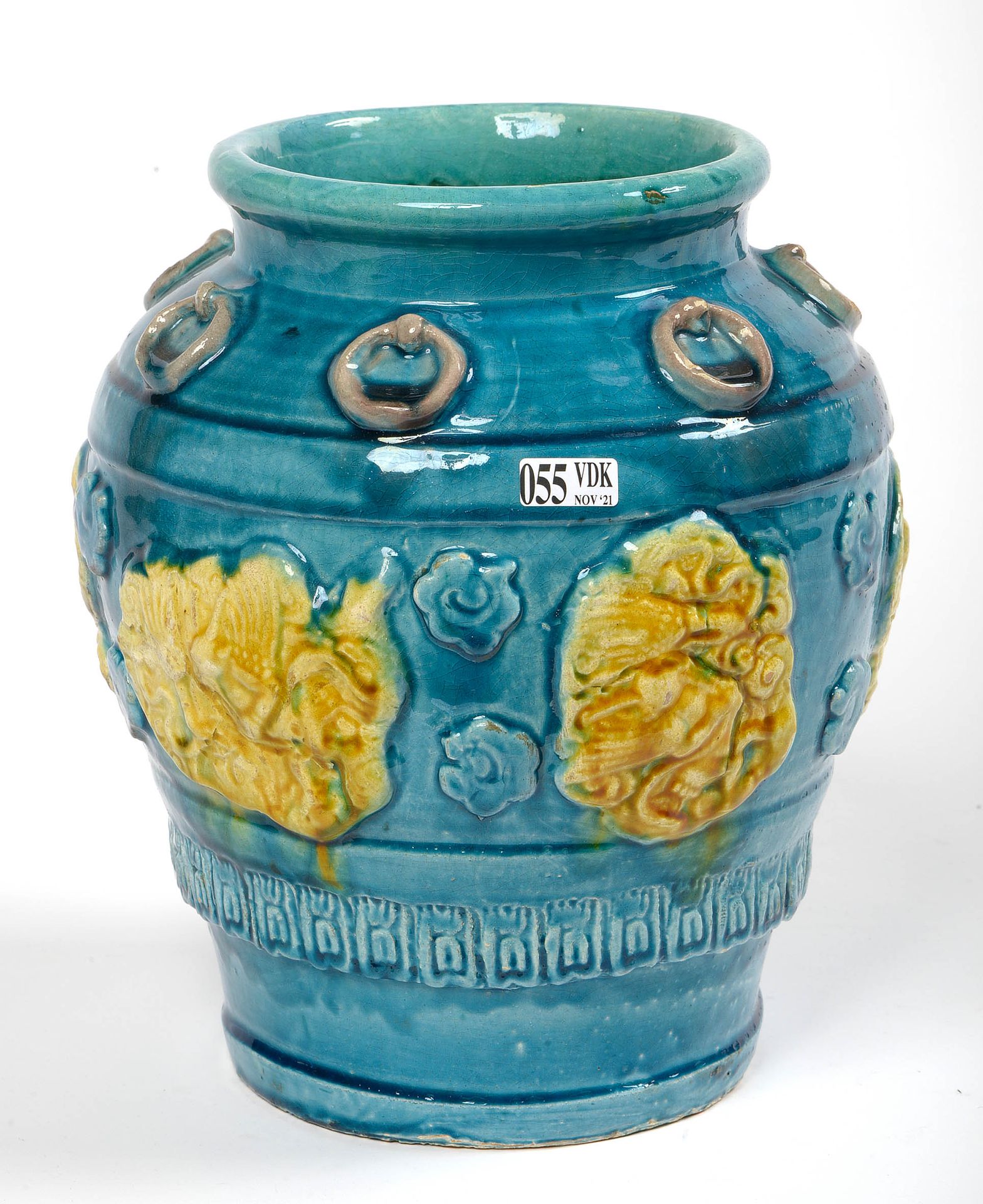 Null Chinesische Vase aus polychromem Steingut mit blauer und gelber Glasur, ver&hellip;