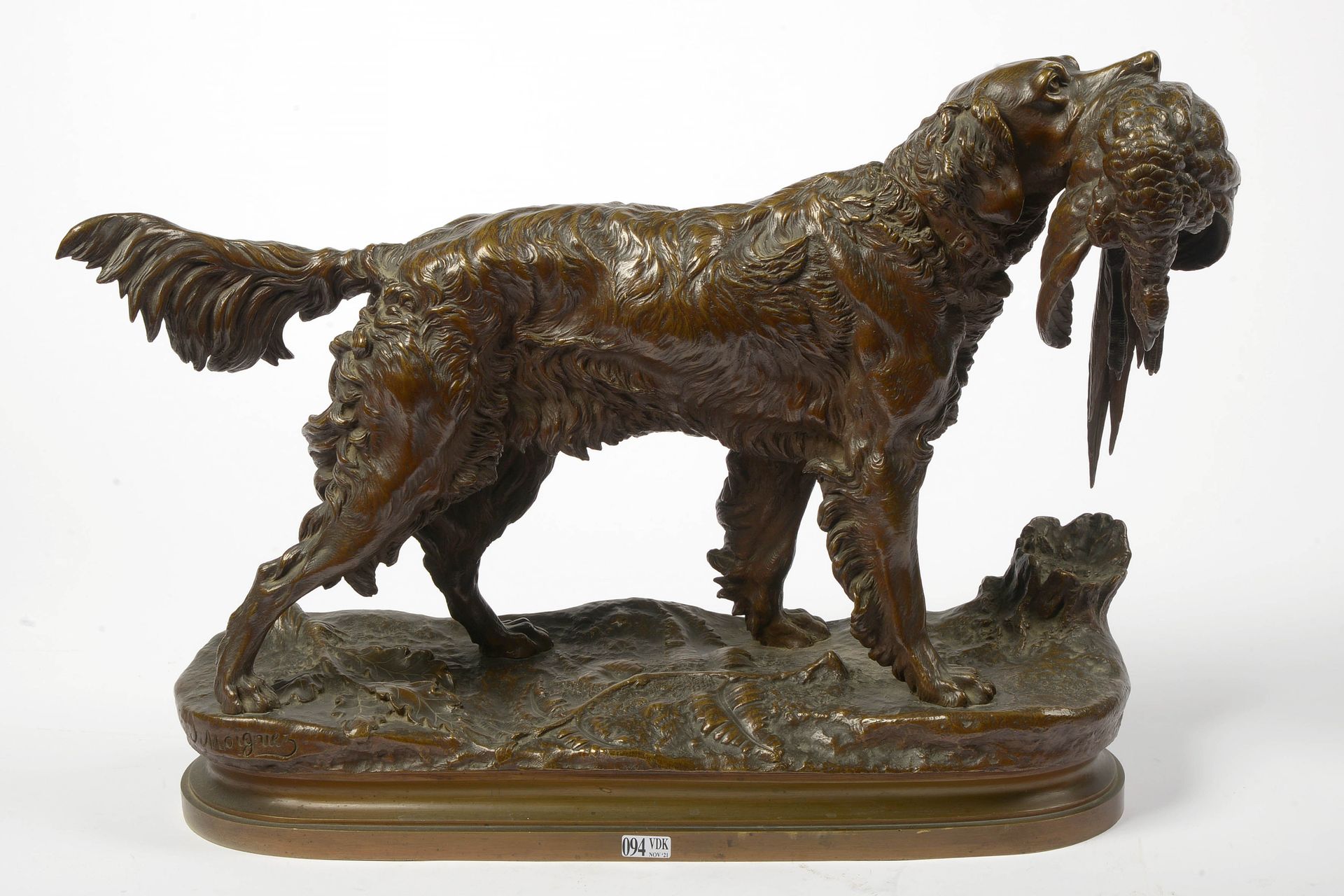 MOIGNIEZ JULES (1835 - 1894) "Jagdhund mit Fasan" aus Bronze mit brauner Patina.&hellip;