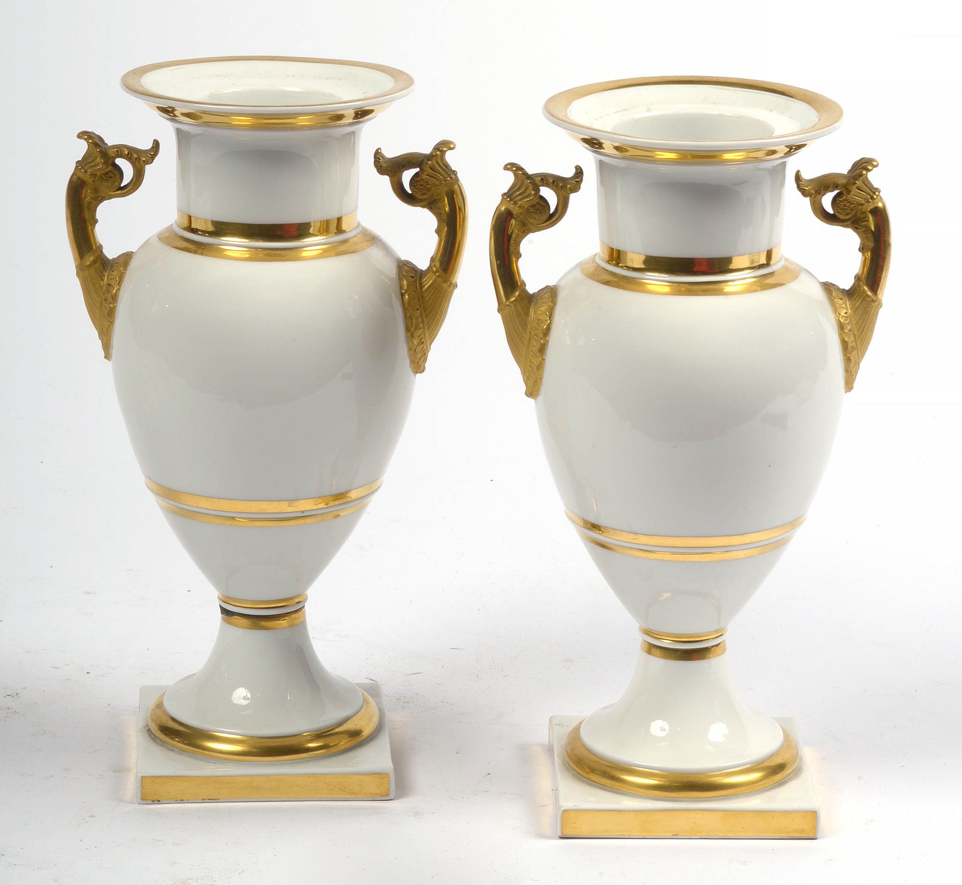 Null Pair of Empire vases in white and gold Berlin porcelain. Mark in red K.P.M &hellip;