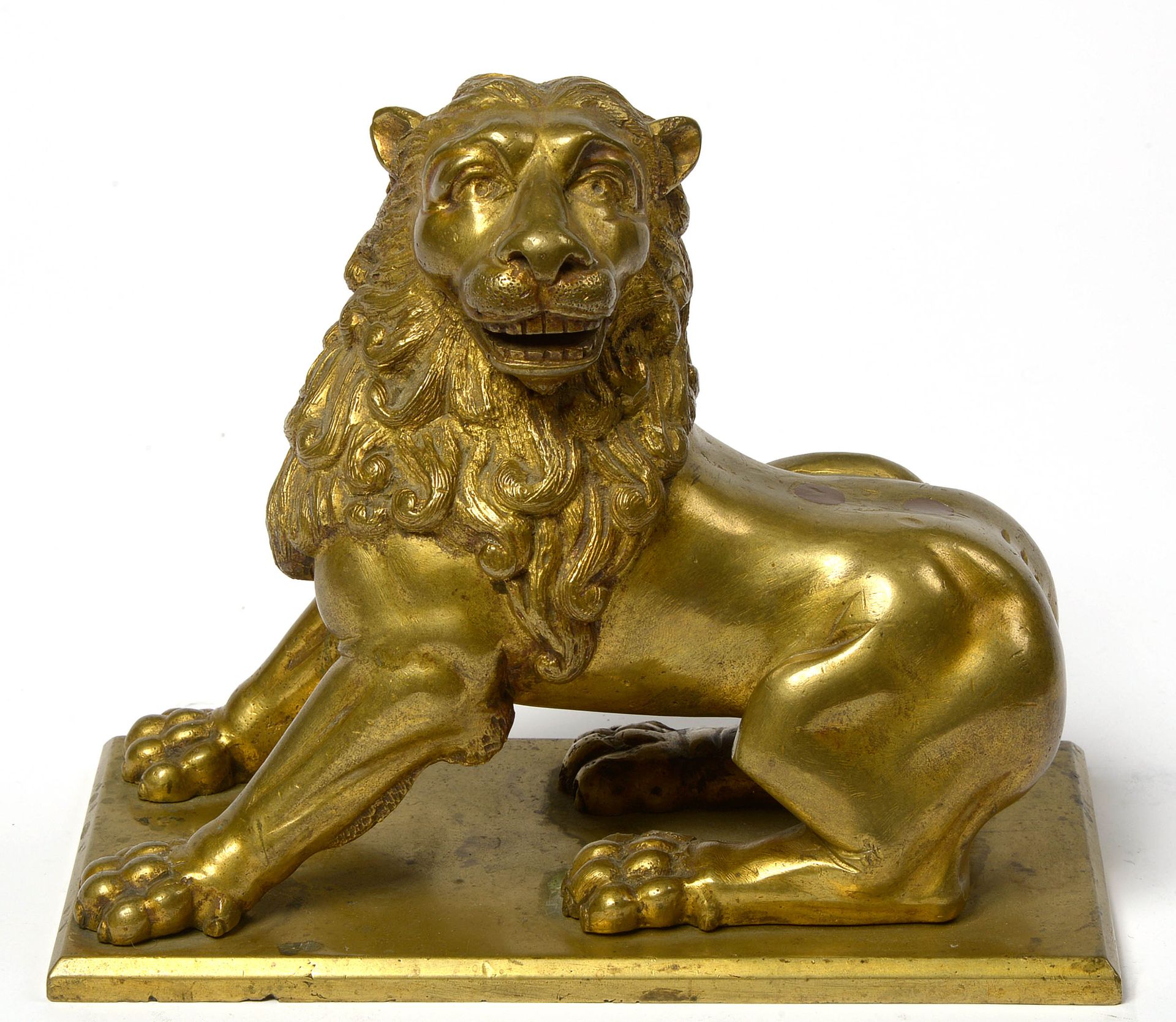 Null 鎏金铜质 "狮子"。背面有 "B3 "的标记（？佛兰德的作品。年代：18世纪（？长：+/-21.5厘米。高：+/-17.5厘米。