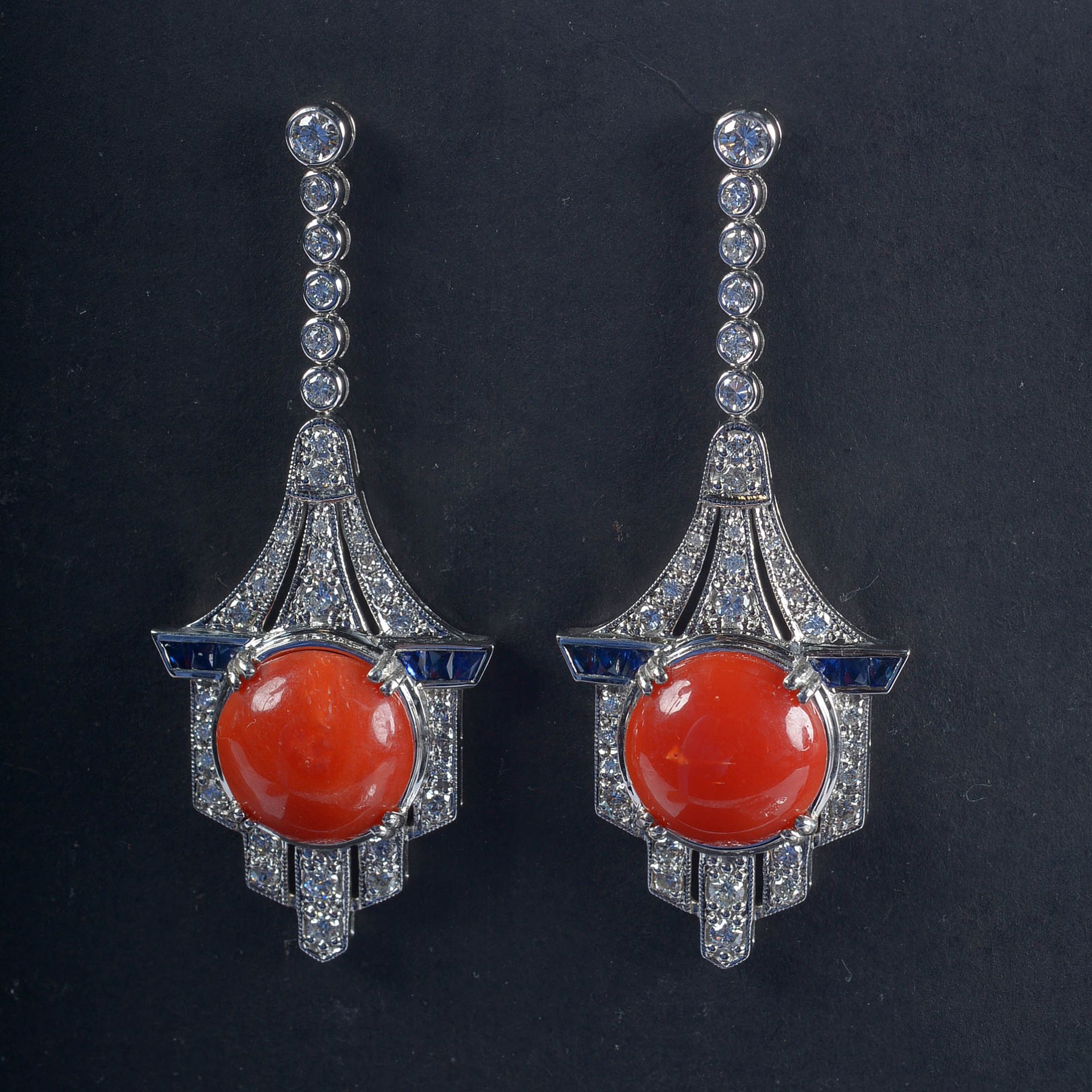 Null Charming pair of earrings in 14k white gold set with coral, sapphires for a&hellip;