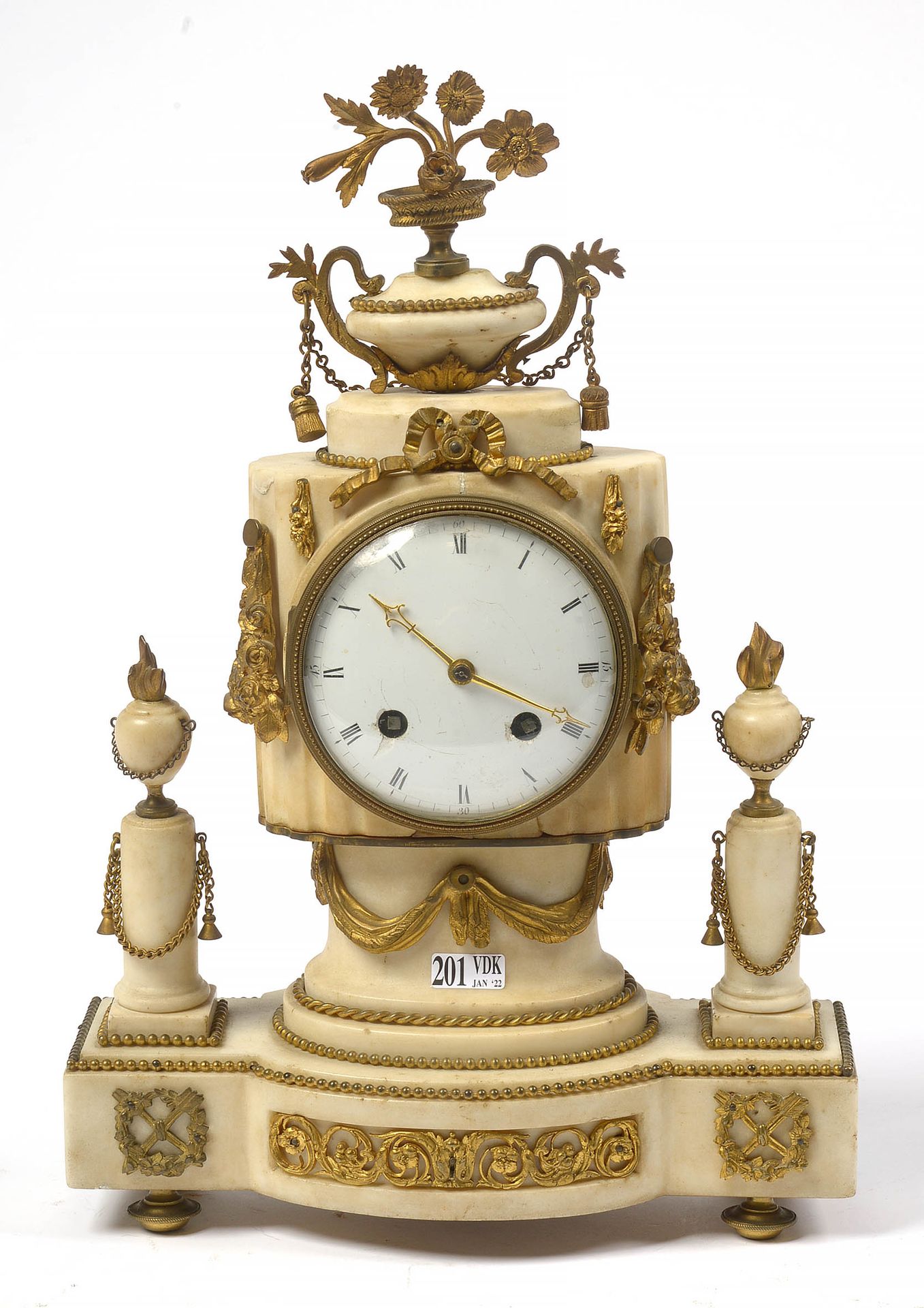 Null 路易十六的白色大理石和鎏金铜钟。年代：18世纪末。钢丝运动。(*).高：+/-40厘米。