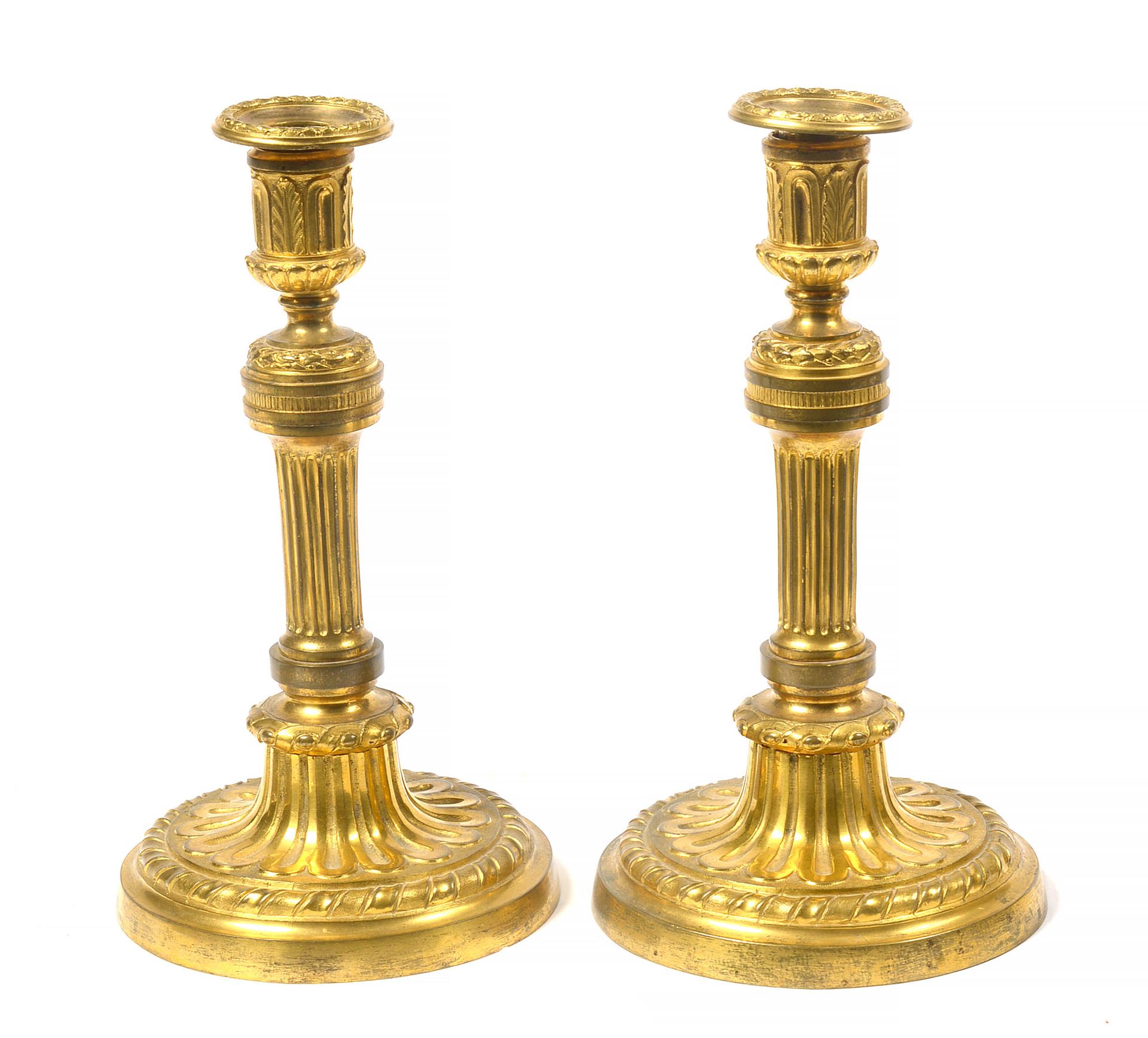 Null Ein Paar Louis-XVI-Fackeln aus vergoldeter Bronze. Französische Arbeit. Epo&hellip;