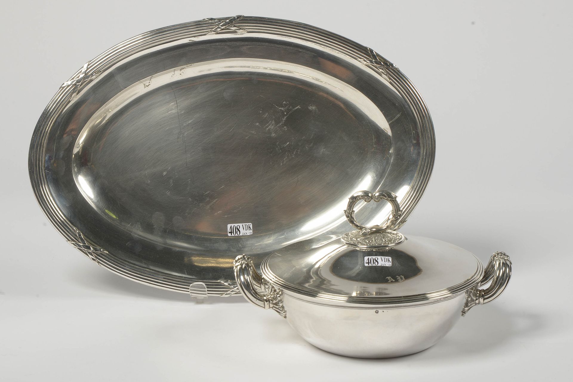Null Lot of two comprising: a Louis XVI style oval silver dish 800/1000th with t&hellip;