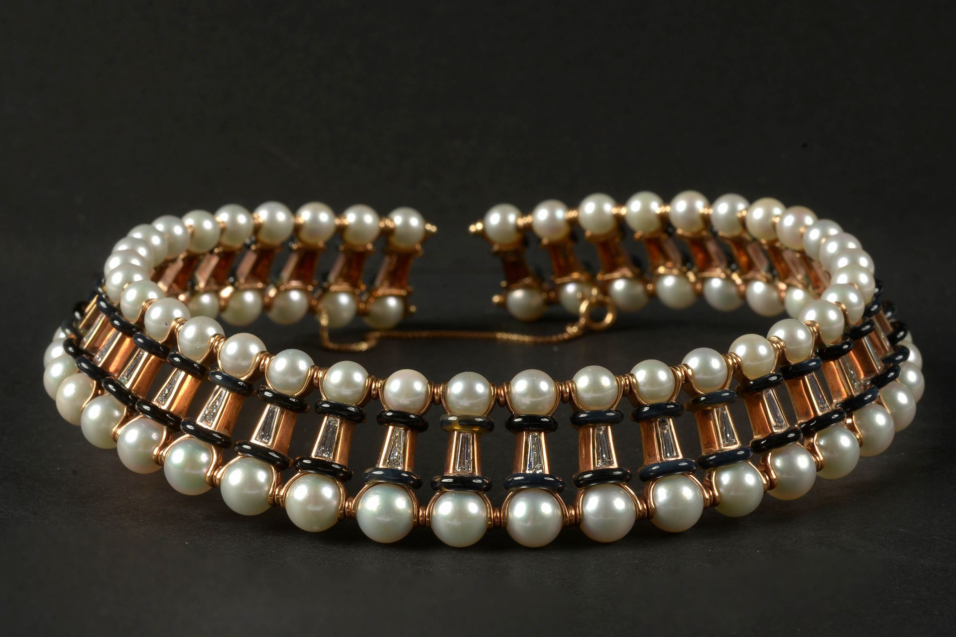 Null Elegant collier en or rose 18 carats serti de diamants taille baguette pour&hellip;