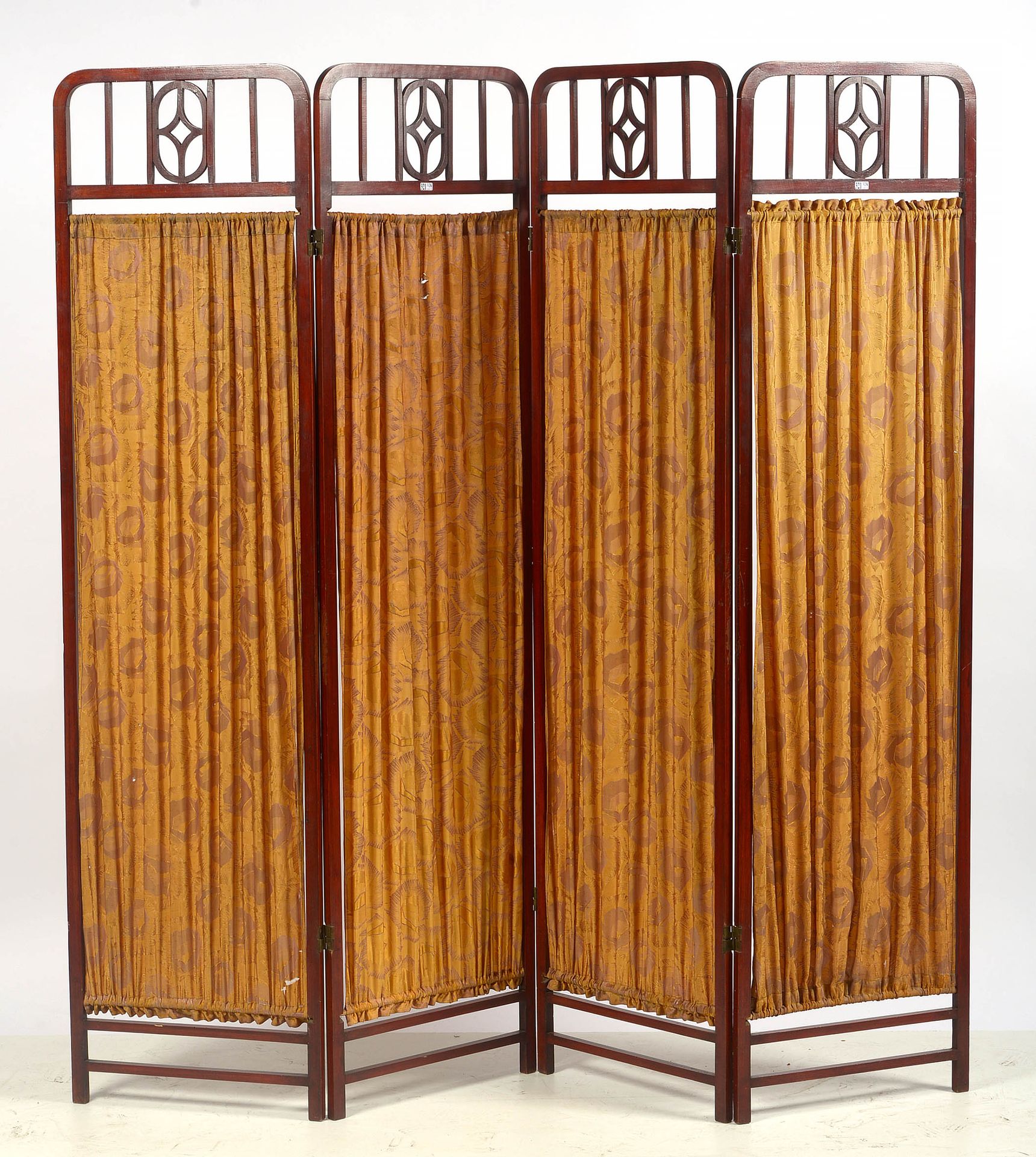 THONET Michael (1796 - 1871) Four-leaf screen in stained wood and curved with it&hellip;