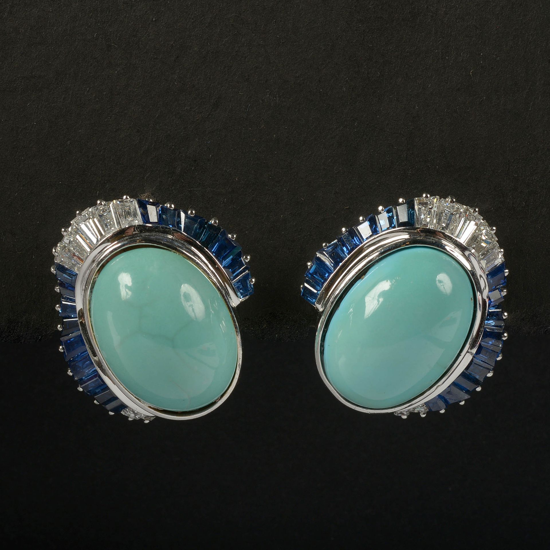 Null Pair of 18k white gold earrings set with cabochon cut turquoise, sapphires &hellip;