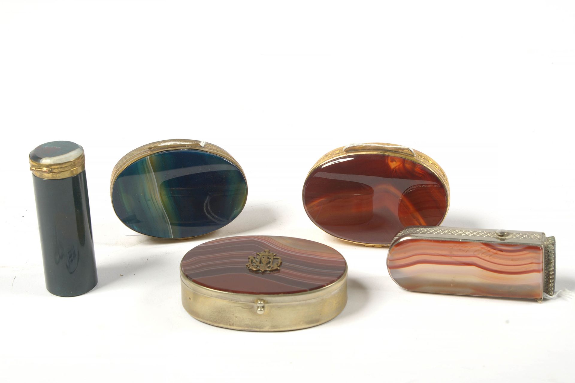 Null Set of five blue and red agate boxes or cases with pompom or silver mountin&hellip;