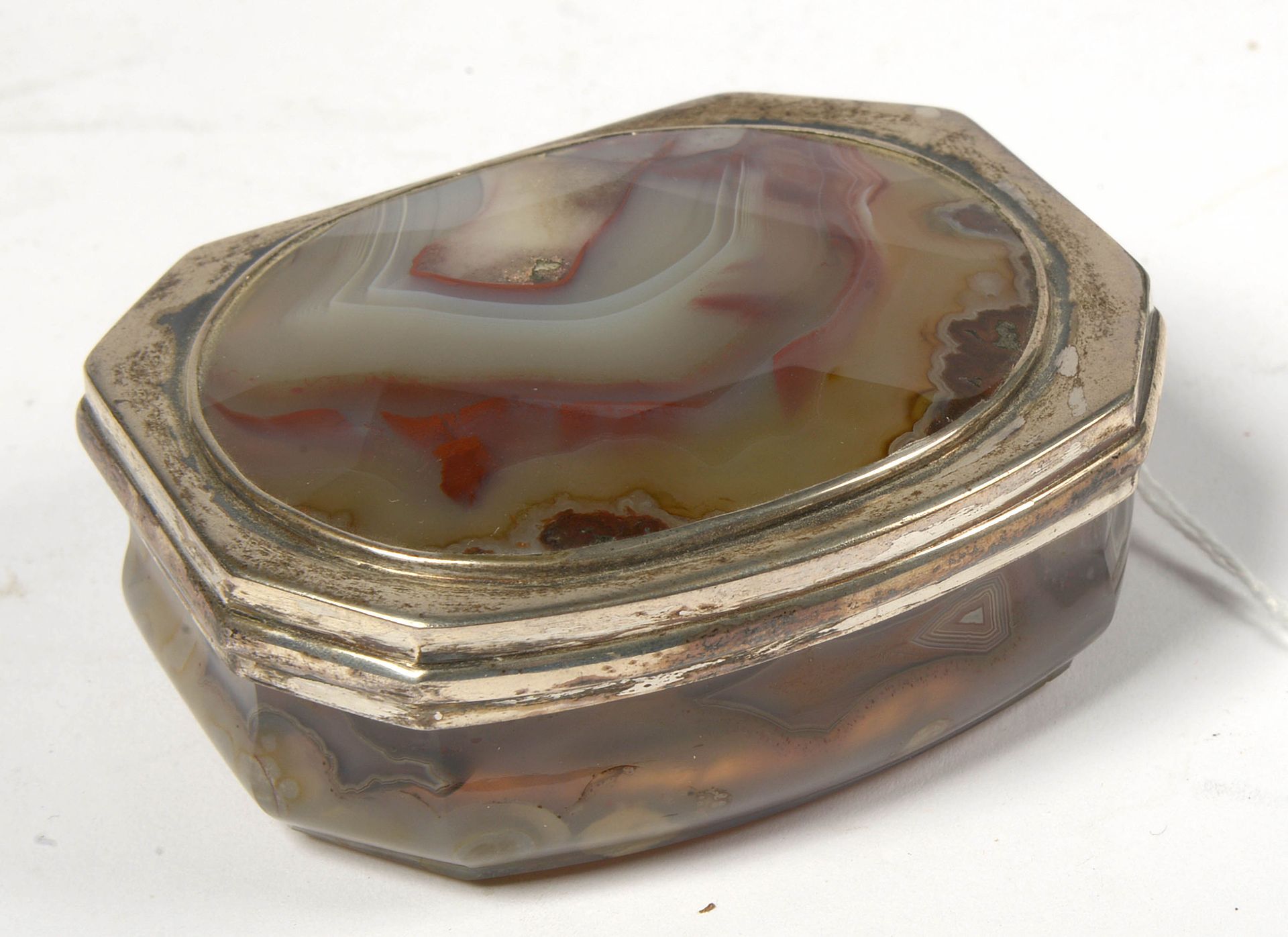 Null Box in cut agate with silver mounting. French work. Period: 18th century, L&hellip;