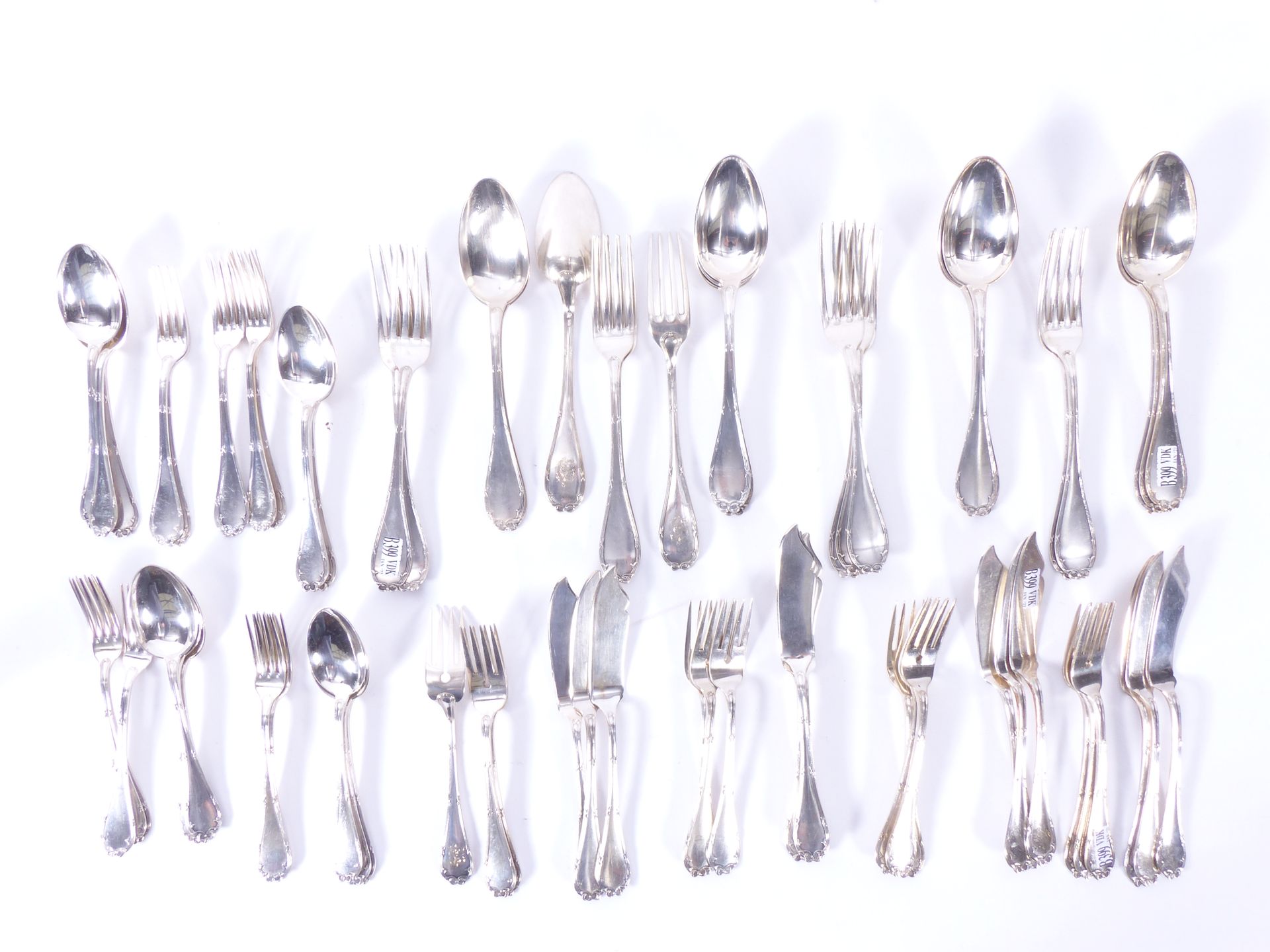 Null Part of menagere of 71 silver cutlery 800/1000ème. Total weight +- 4138 gr.
