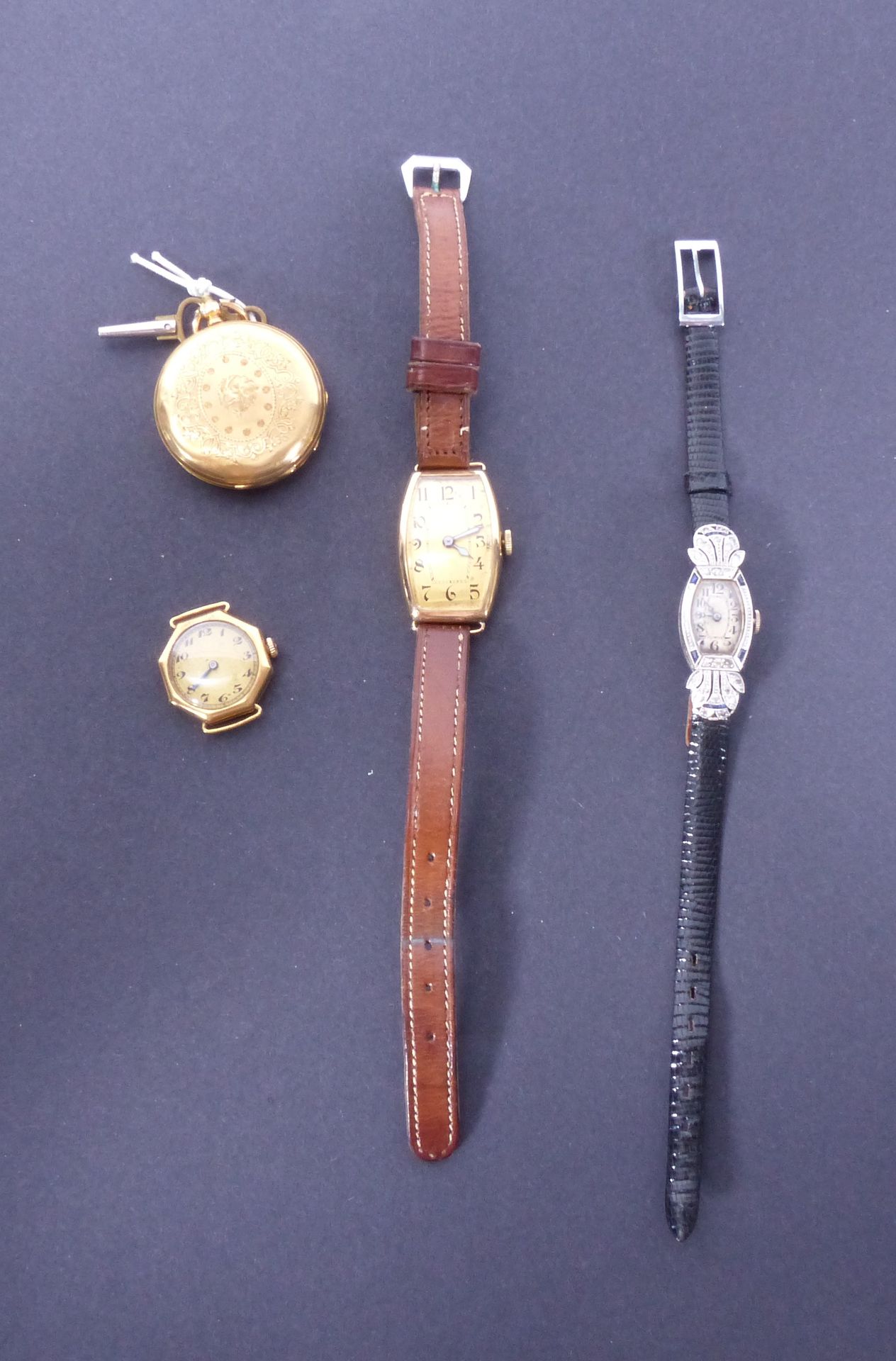 Null 4只手表：一只18K黄金的古塞特手表，一只Vacheron-Constantin的18K黄金的手镯手表，一只18K黄金的手镯手表和一只铂金镶嵌玫瑰切割&hellip;
