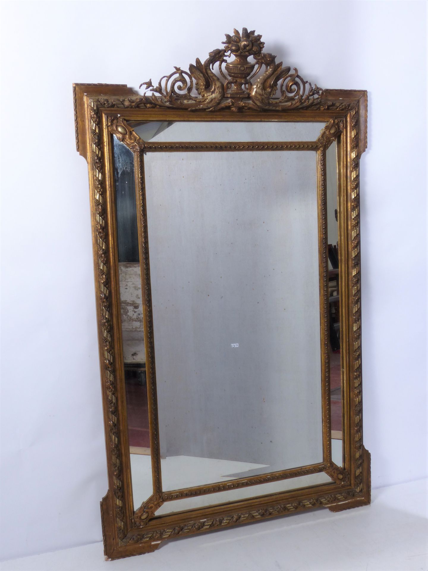 Null A big mirror Napoleon III gilded stucco. Dim:180x110 cm.