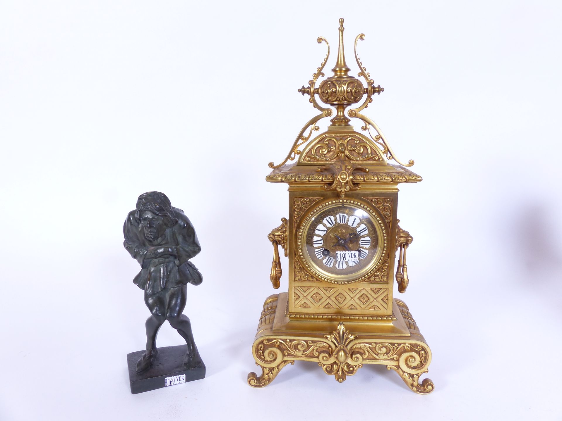 Null Bronze sculpture "Quasimodo" H: 24,5 cm. Signed L. Faucq. A bronze clock is&hellip;