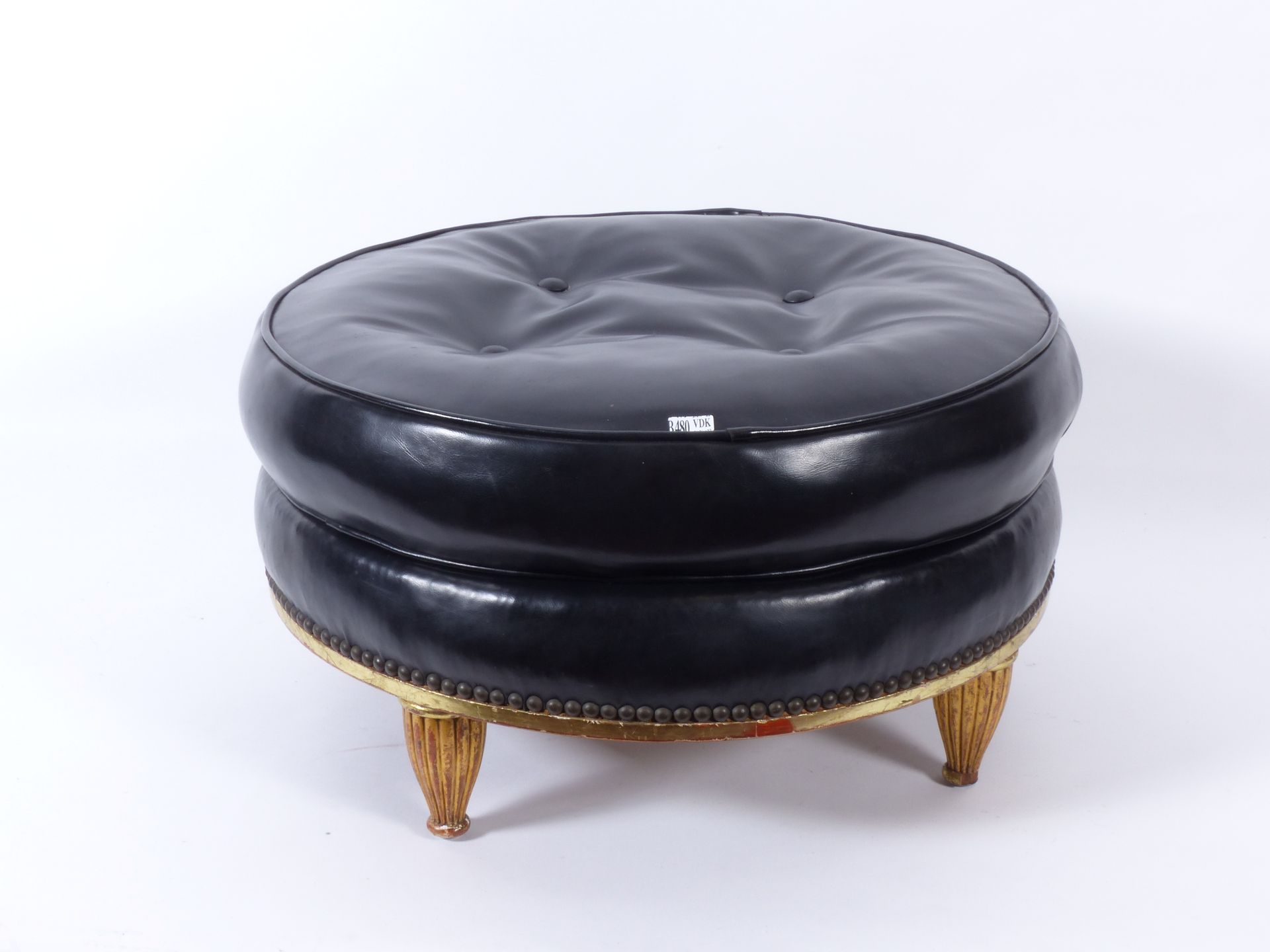 Null A round Art Deco style pouf with golden feet and skai. Diam: 56 cm and H: 3&hellip;