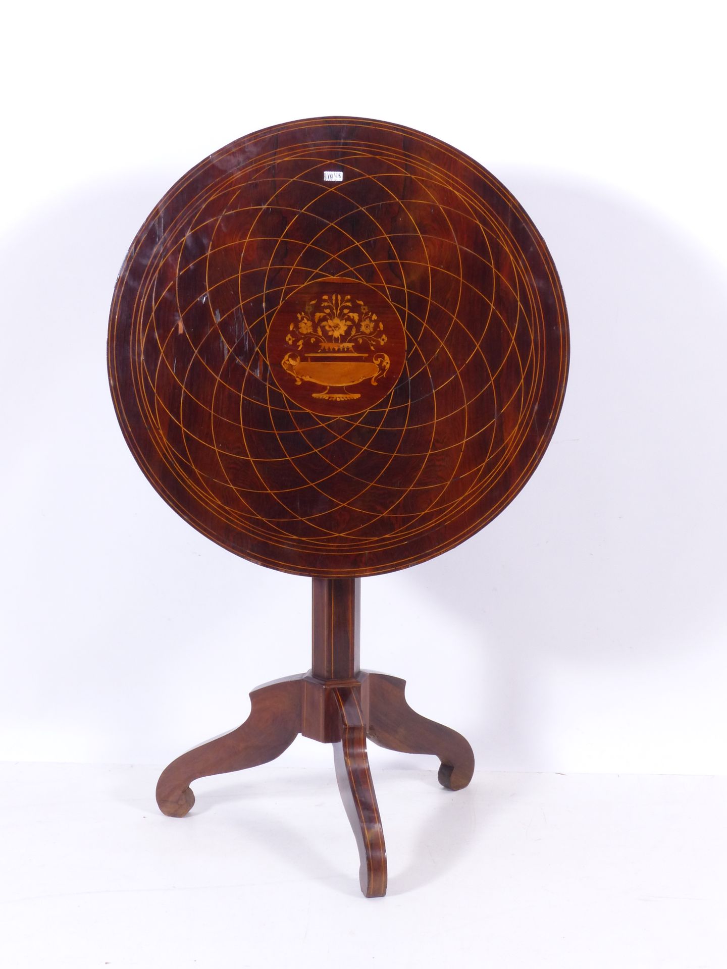 Null Small tripod pedestal table in mahogany and marquetry. Period: 19th century&hellip;