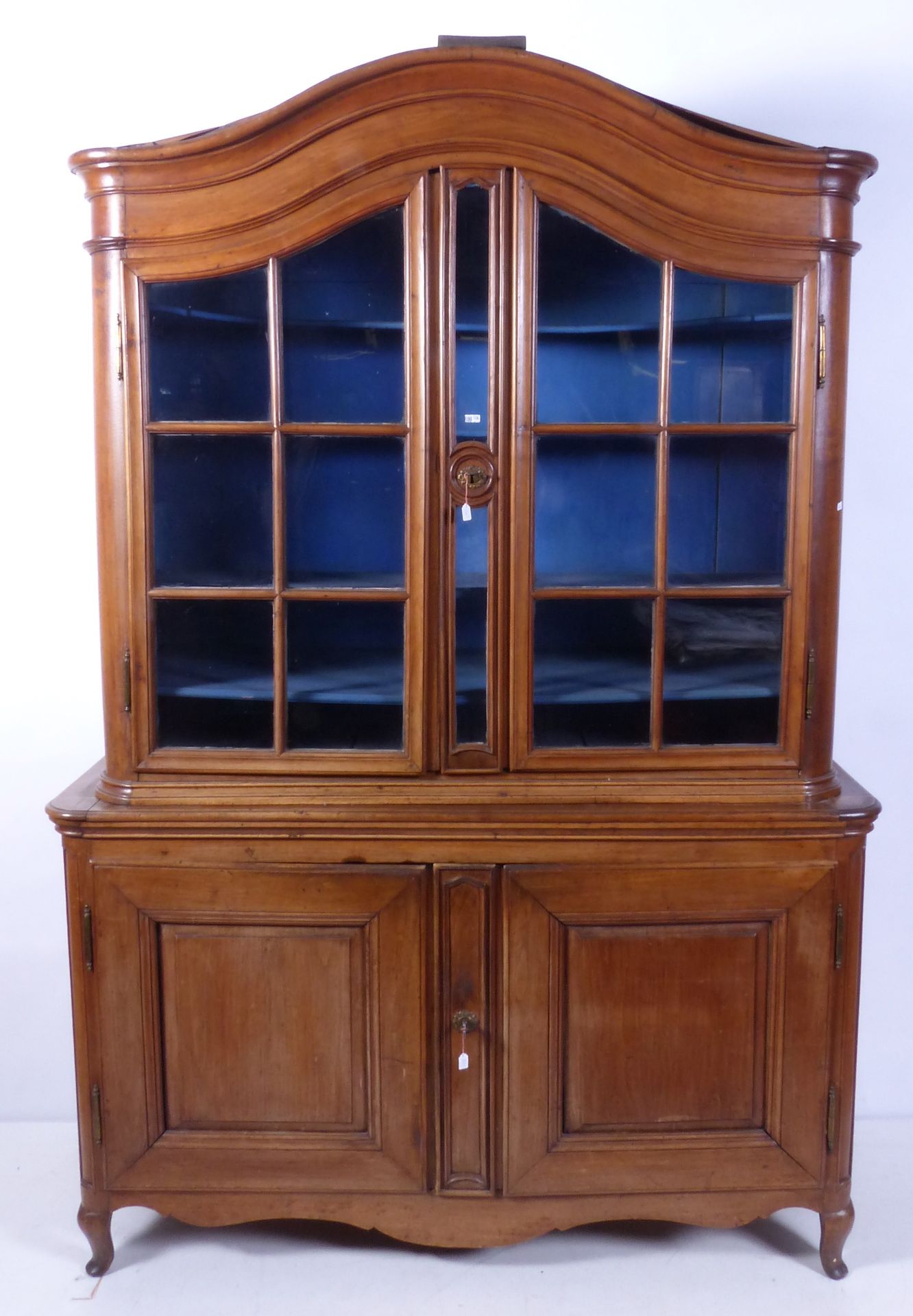 Null Two-body walnut showcase. Work of Maastricht. Period: XVIIIth century. Dim:&hellip;