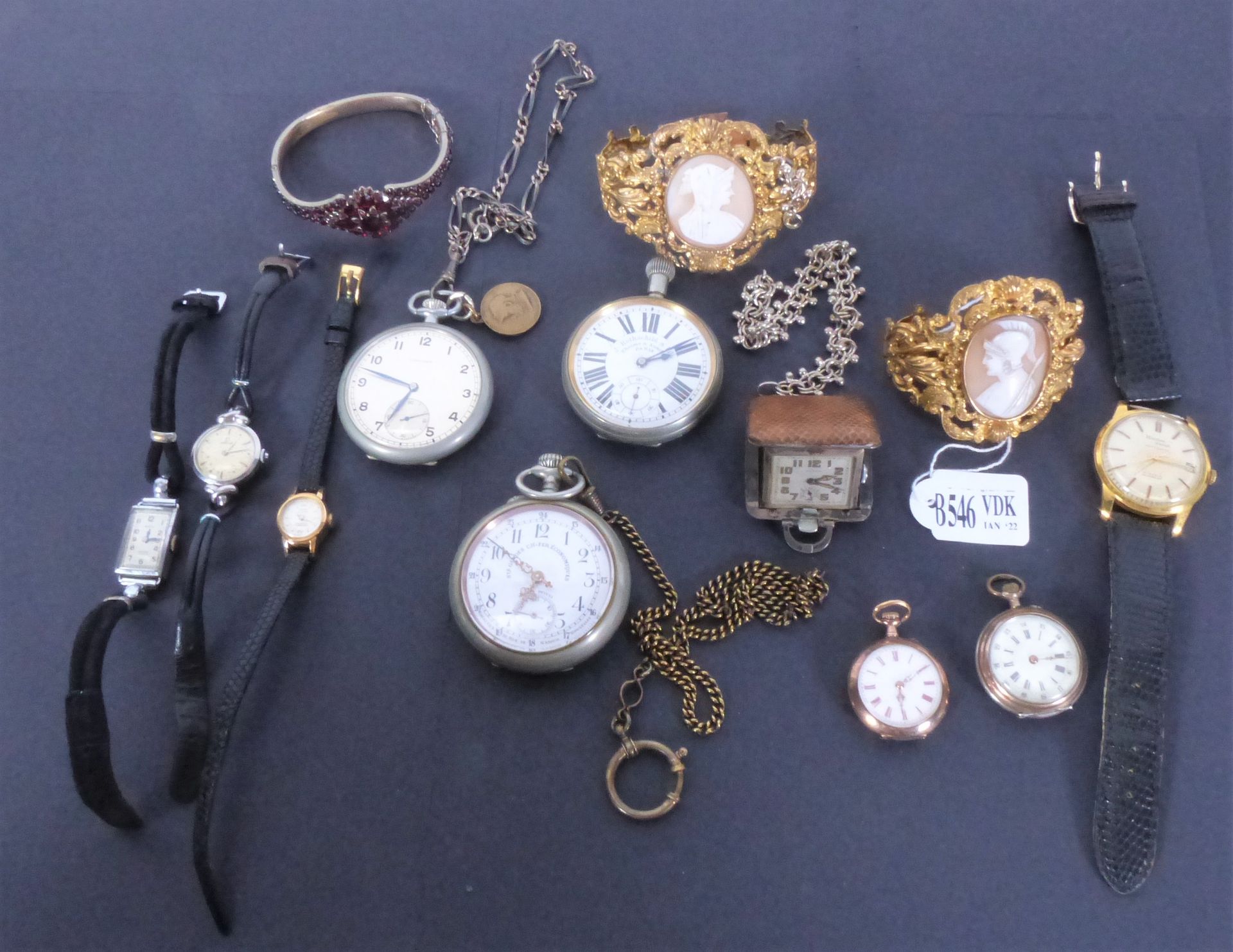 Null Lot of jewels and fancy watches: 5 gousset watches brand Longines, J.Rothsc&hellip;
