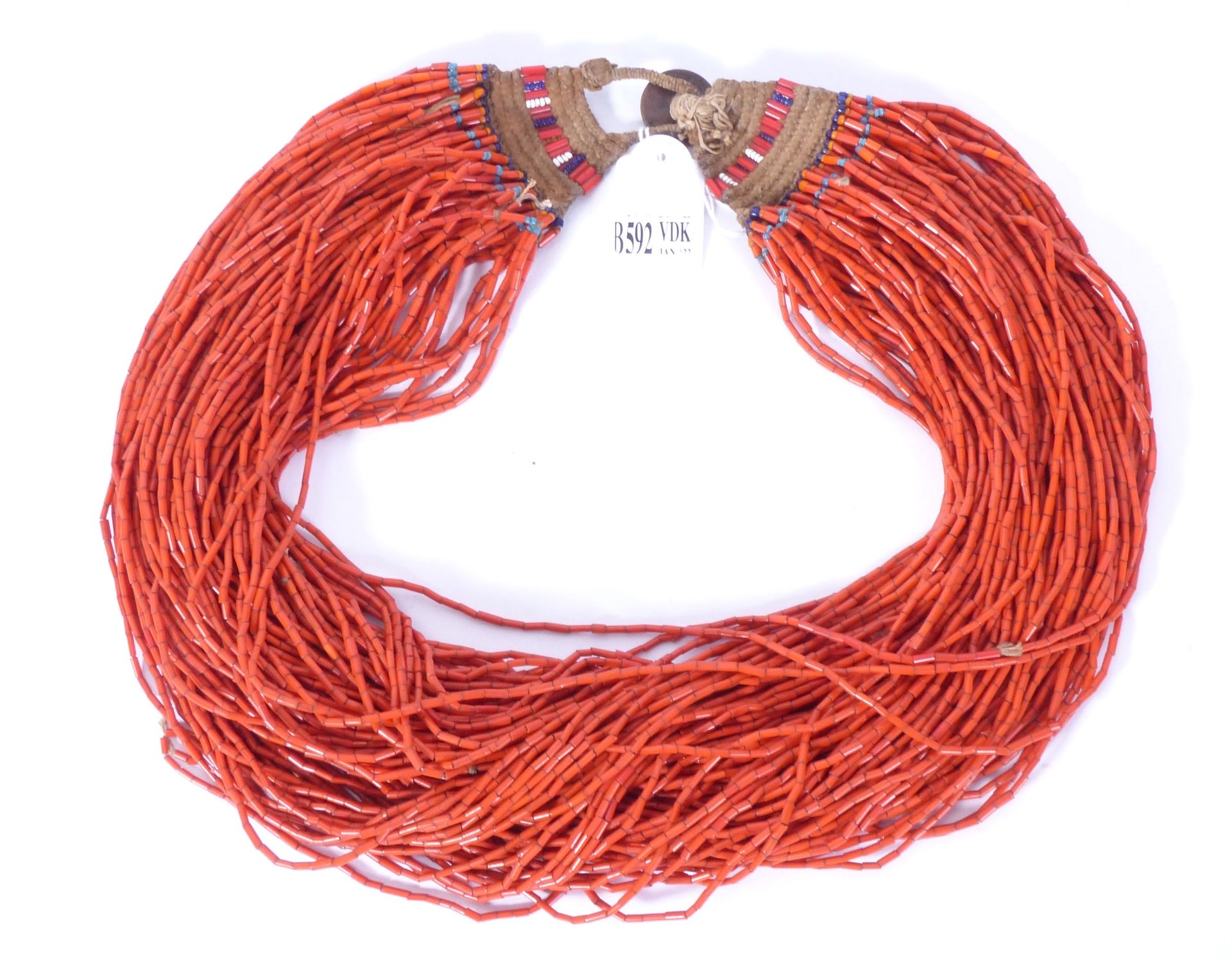 Null Collana Naga dell'India del Nord (n°149) in perline colorate. Periodo: XIX &hellip;