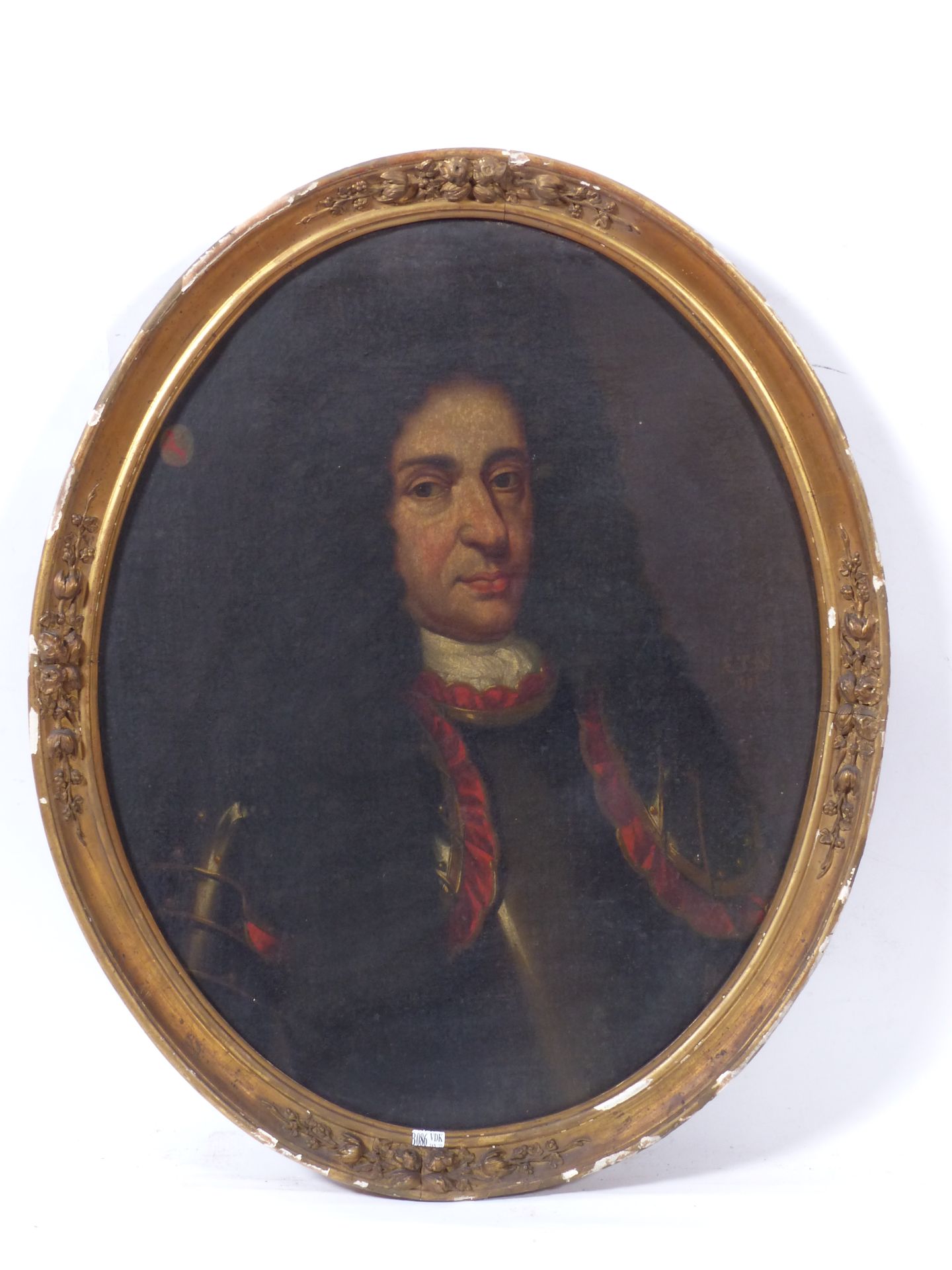Null Oval painting "Portrait of a gentleman". Liège work. Period: beginning of X&hellip;
