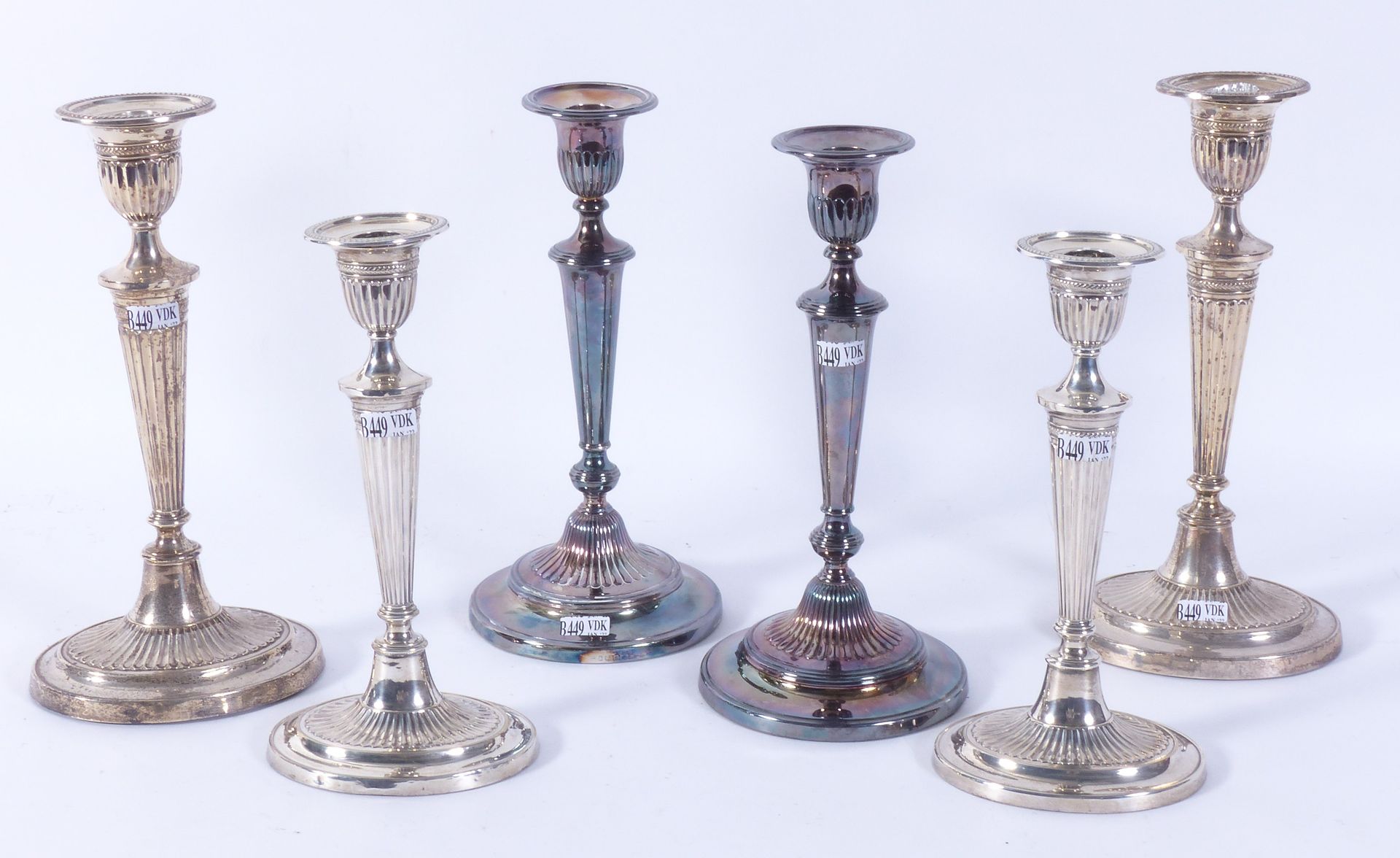 Null 3 pares de candelabros de plata inglesa. (lastrado).