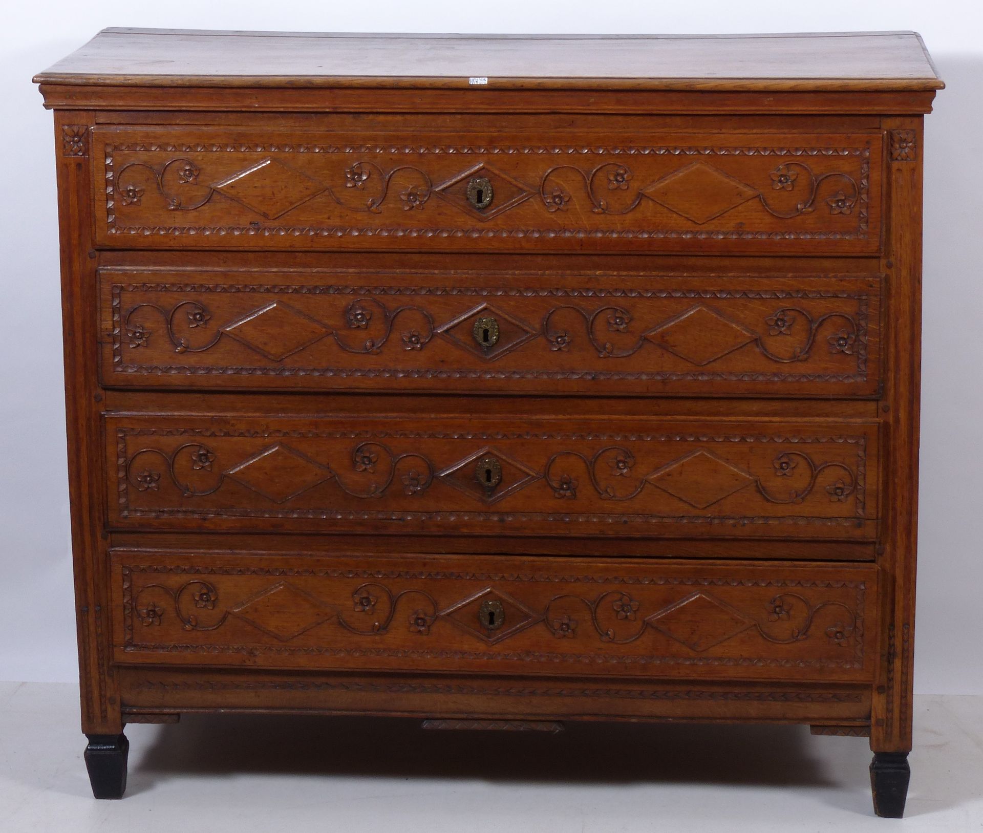 Null Chest of drawers with 4 rows of drawers with carved decoration of flowers a&hellip;