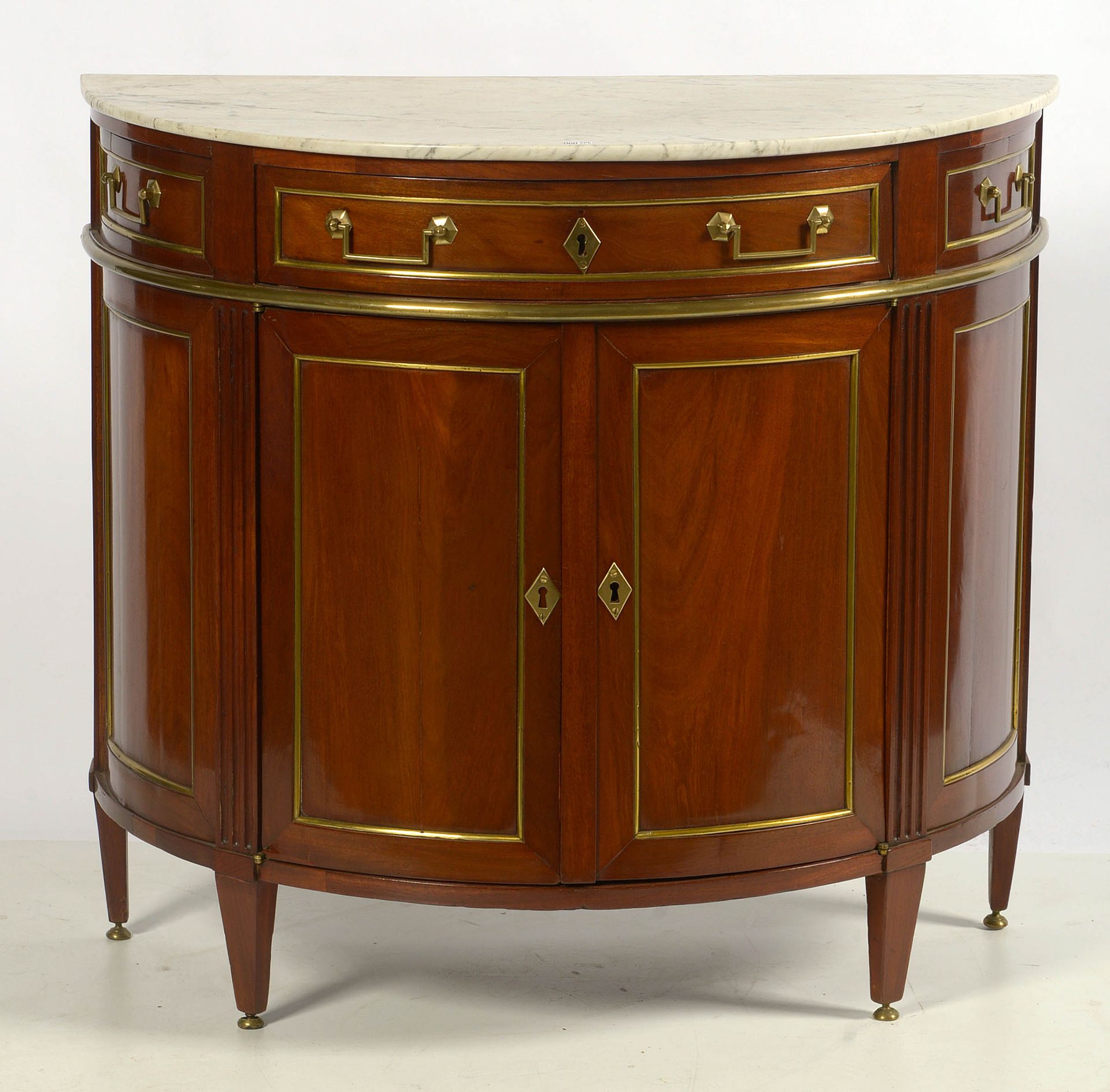 Null Mahogany and brass Directoire half-moon dresser opening with a drawer in th&hellip;