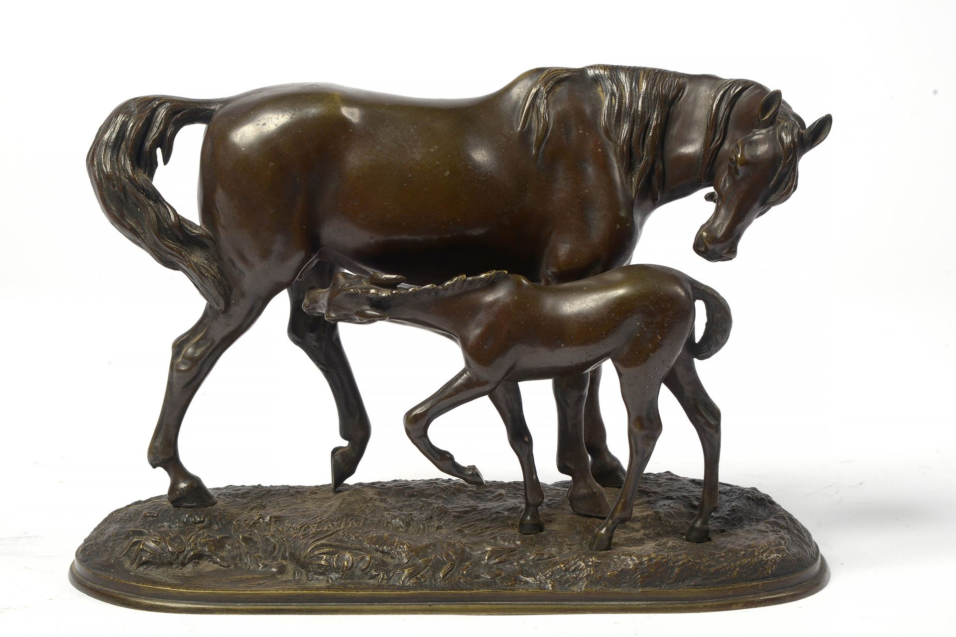 FRATIN Christophe (1801 - 1864) "母马和她的小马驹"，青铜材质，有棕色铜锈。签名的弗拉廷。法国学校。高：+/-18,5厘米。