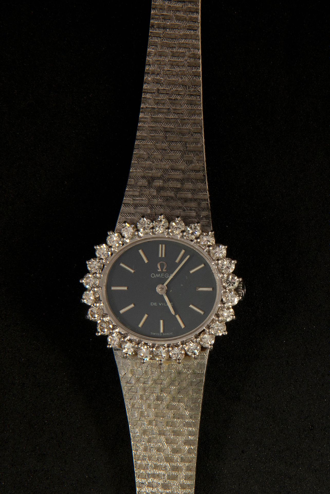 Null Watch in 18K white gold Omega brand set with brilliant cut diamonds for a t&hellip;