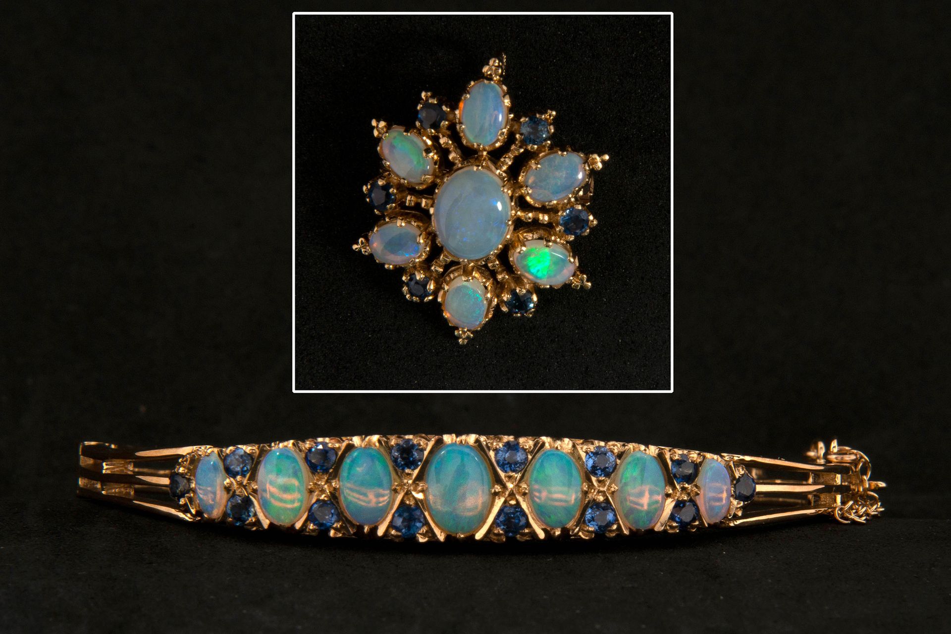Null 两件珠宝：一个手镯和一个9K黄金的胸针，上面镶嵌着蛋白石和蓝宝石。内部直径：+/-5.5厘米。总重量：+/-18克。