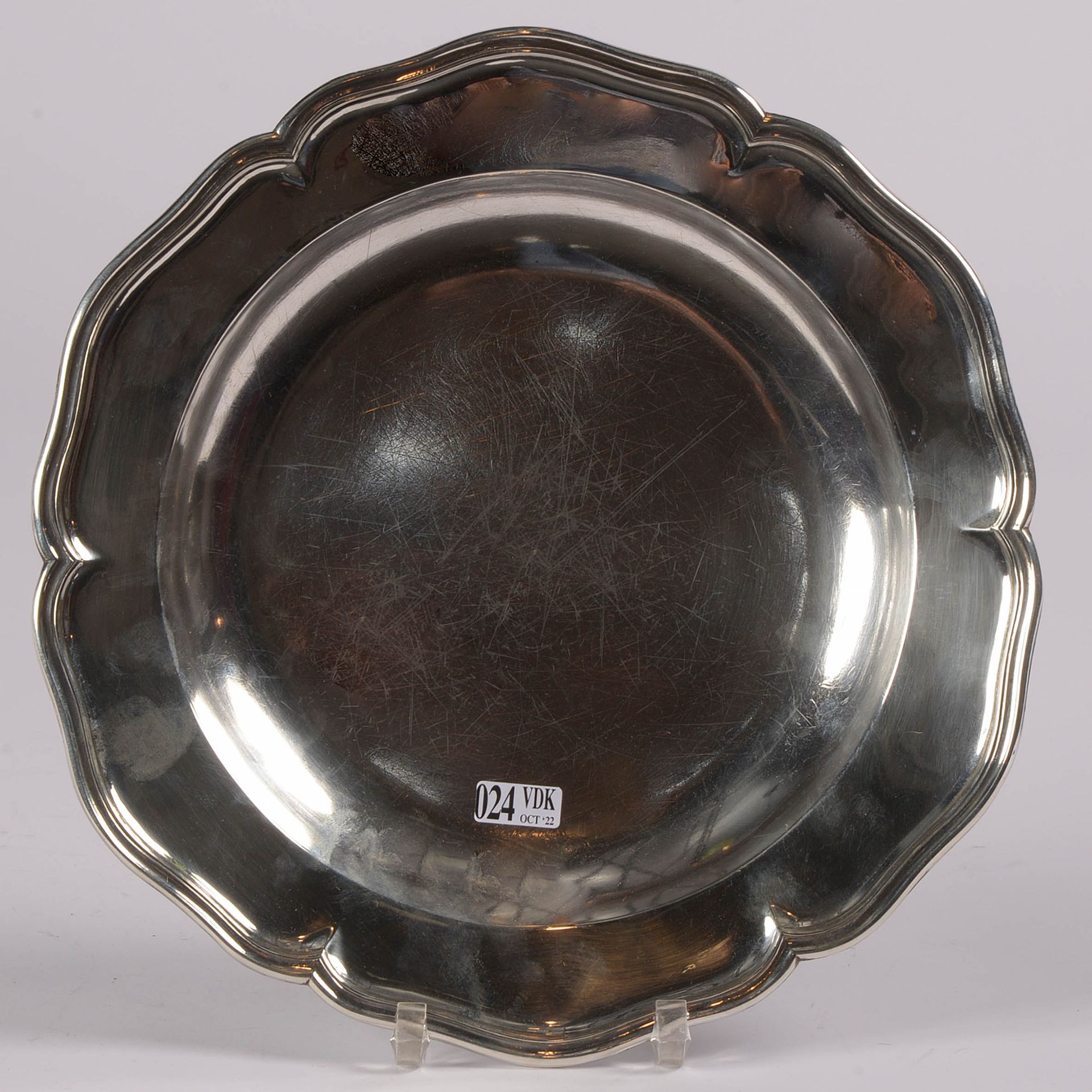 Null Round silver dish with the punches of Ghent dated (17)76. Goldsmith D. Crow&hellip;