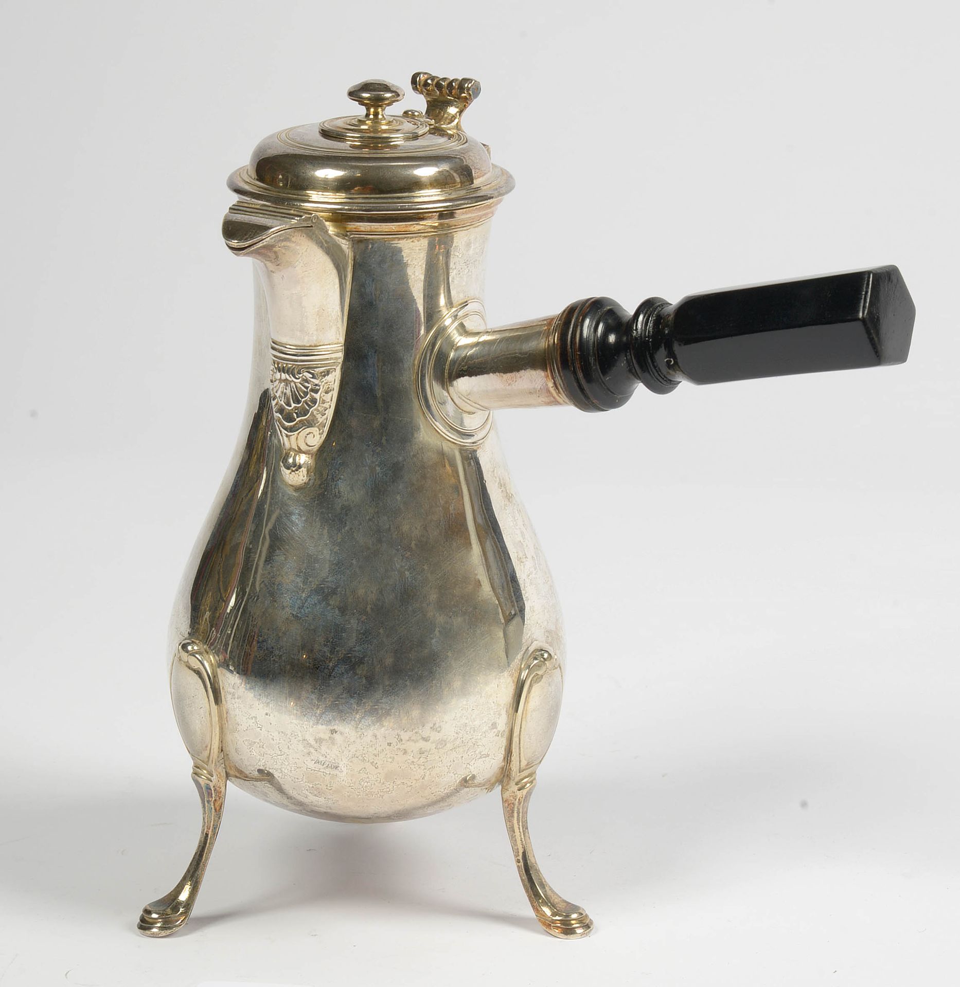 Null Regency silver tripod chocolate pot with the hallmarks of Paris (1762 - 176&hellip;