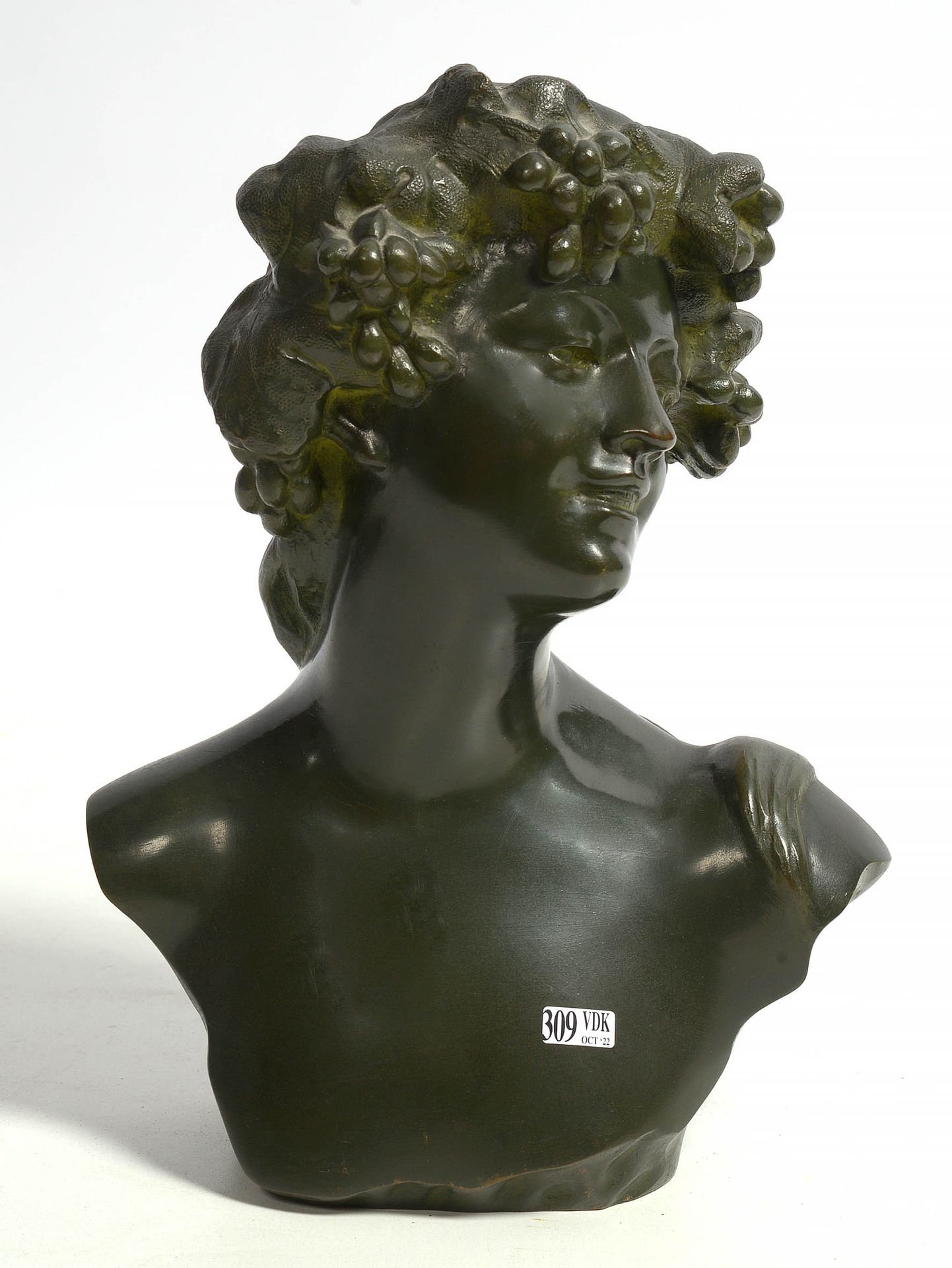 LAMBEAUX Jef (1852 - 1908) "Buste de bacchante" en bronze à patine verte. Signé &hellip;
