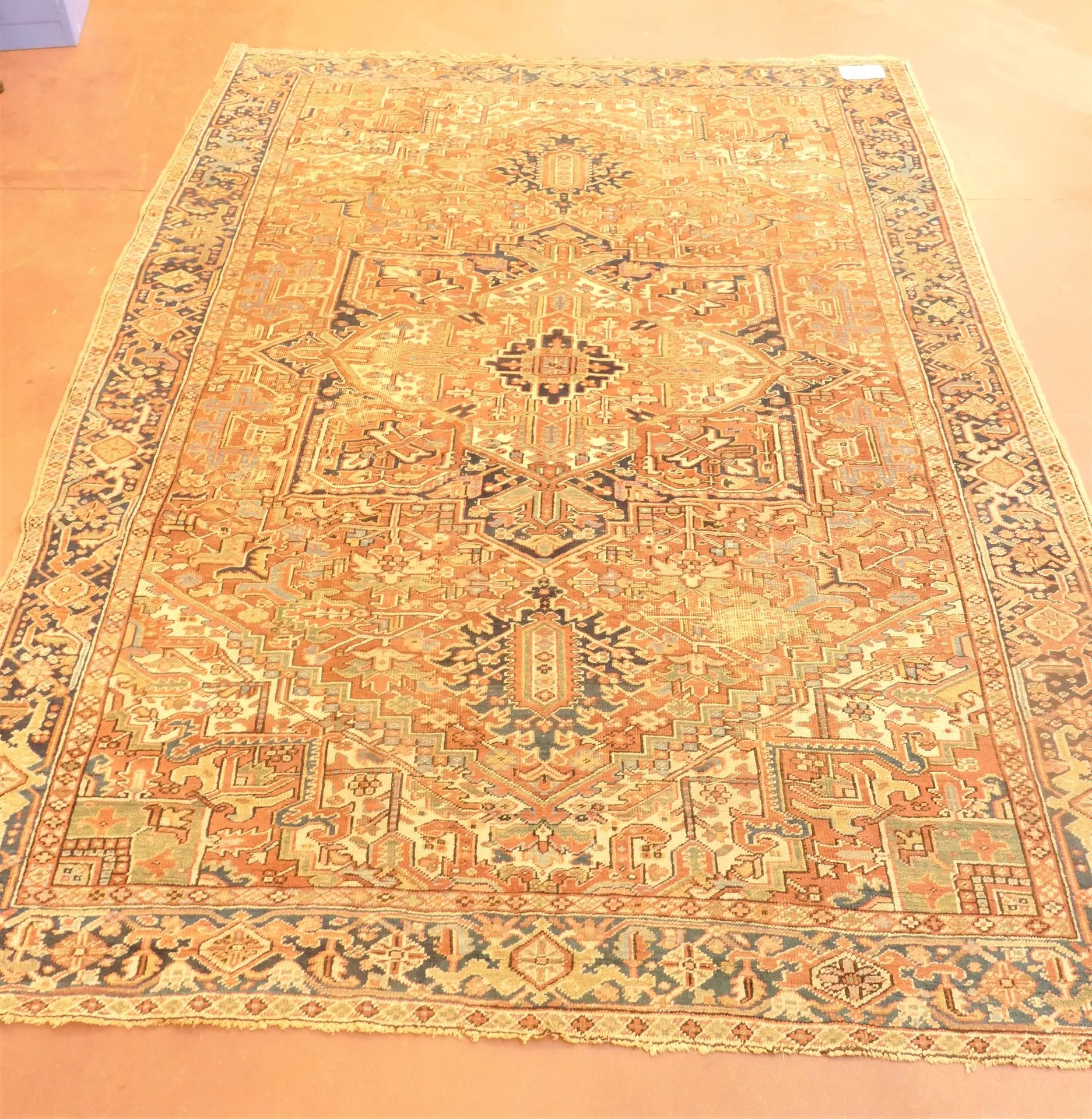 Null Grande tappeto antico di lana Heriz fatto a mano. Provenienza: Collezione D&hellip;